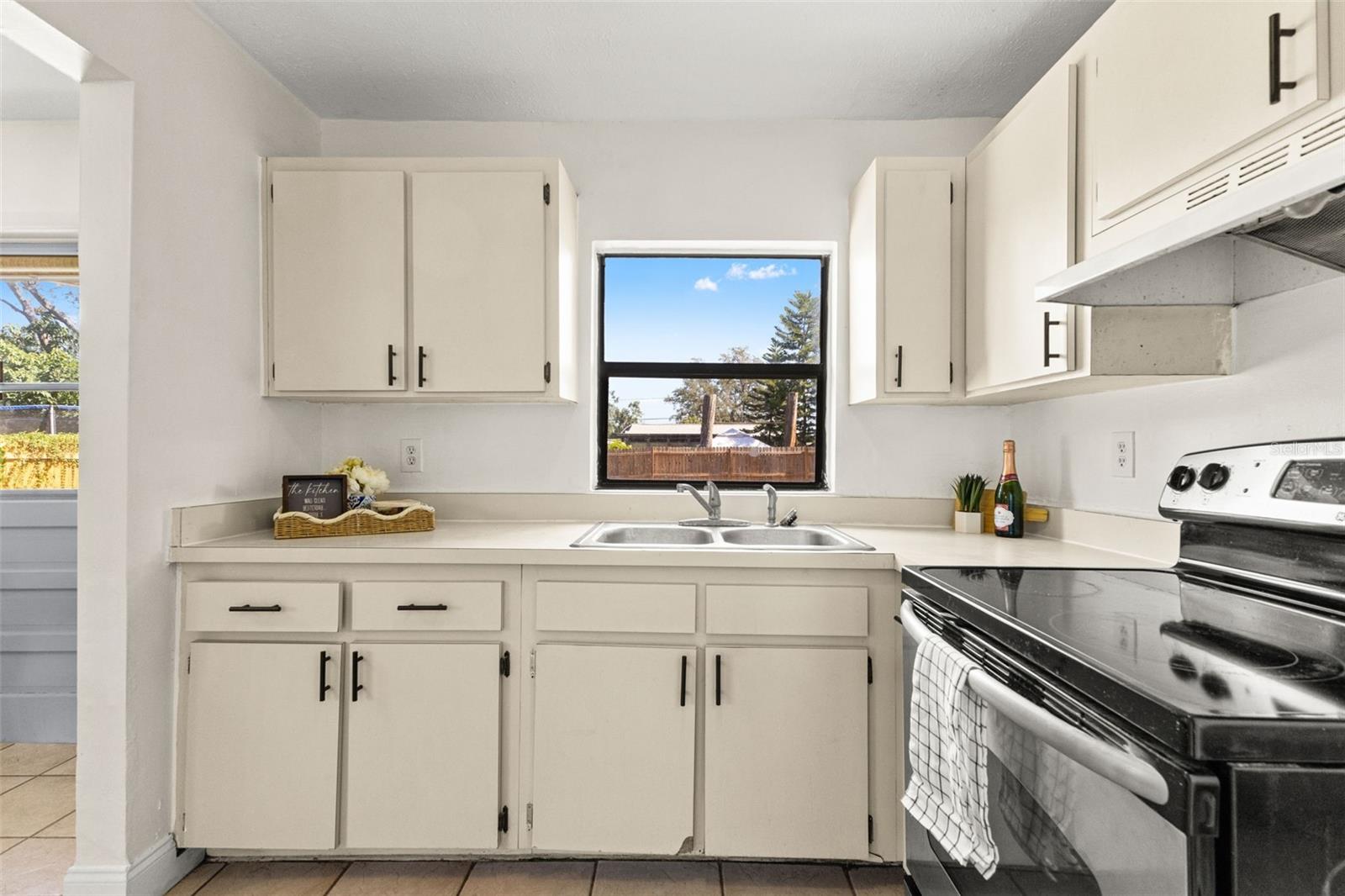 10015 N 25TH ST, TAMPA, FL, 33612