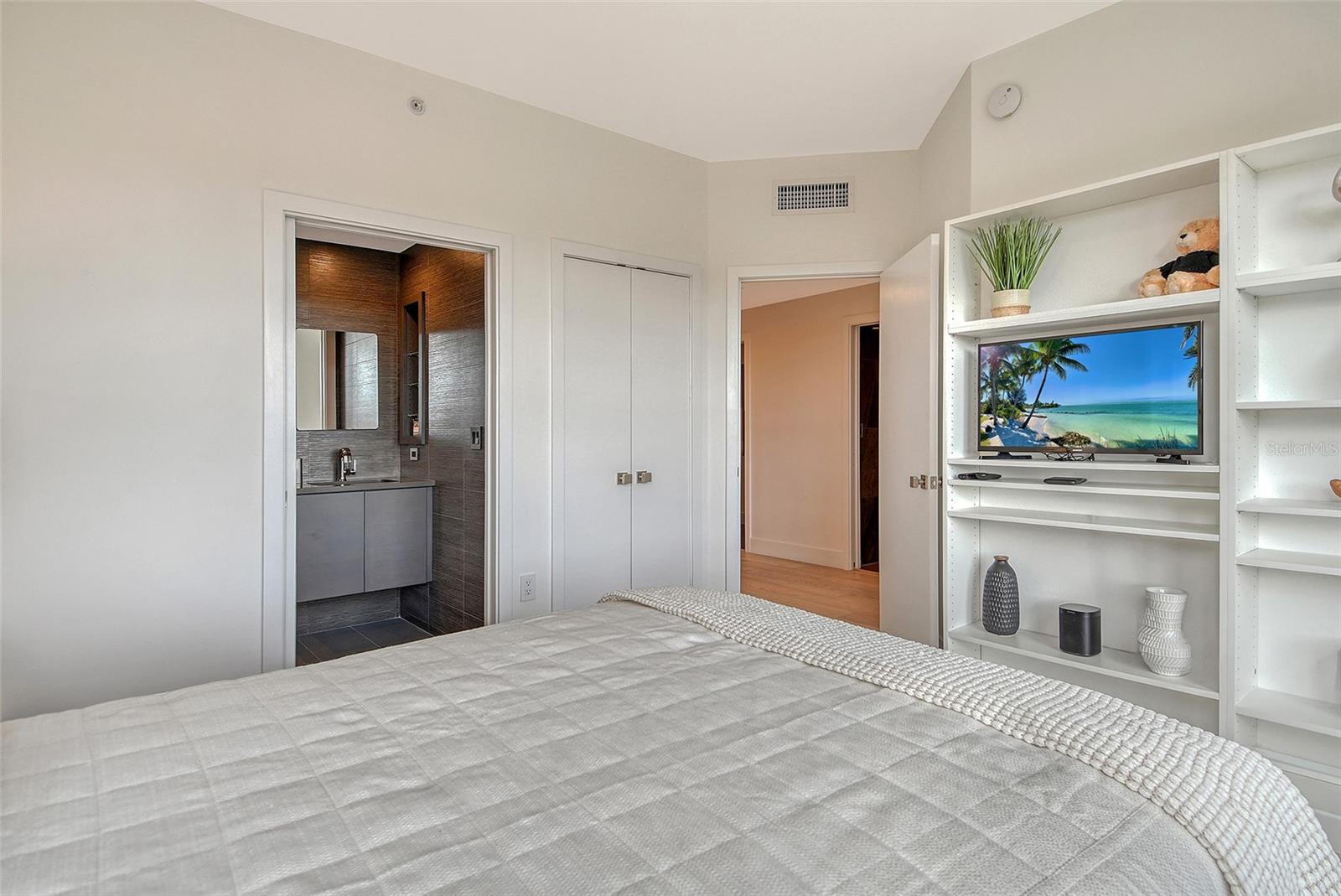 401 NORTH POINT RD #404, OSPREY, FL, 34229