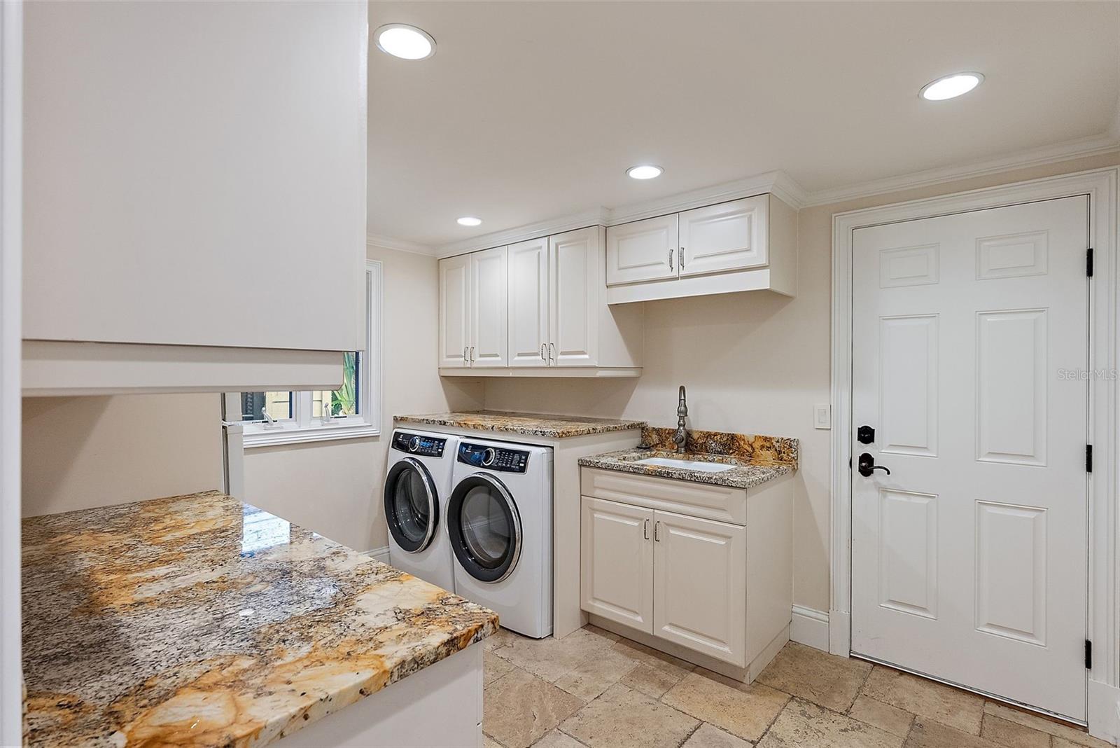 2371 LANDINGS CIR, BRADENTON, FL, 34209