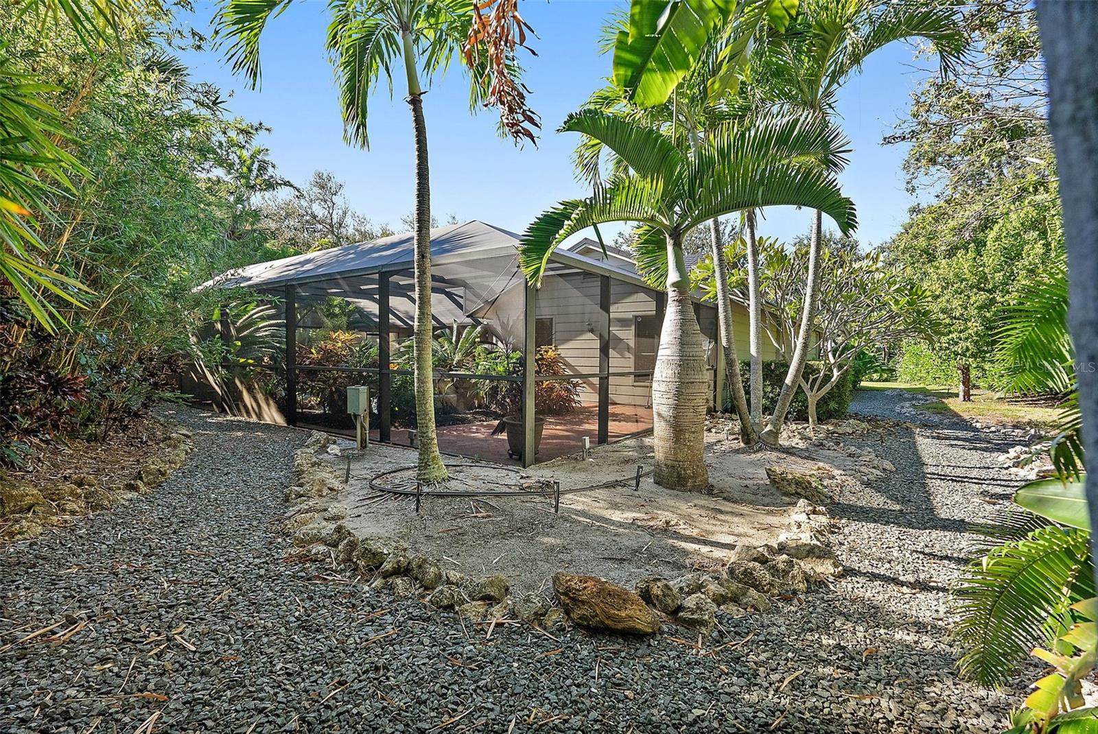 2371 LANDINGS CIR, BRADENTON, FL, 34209