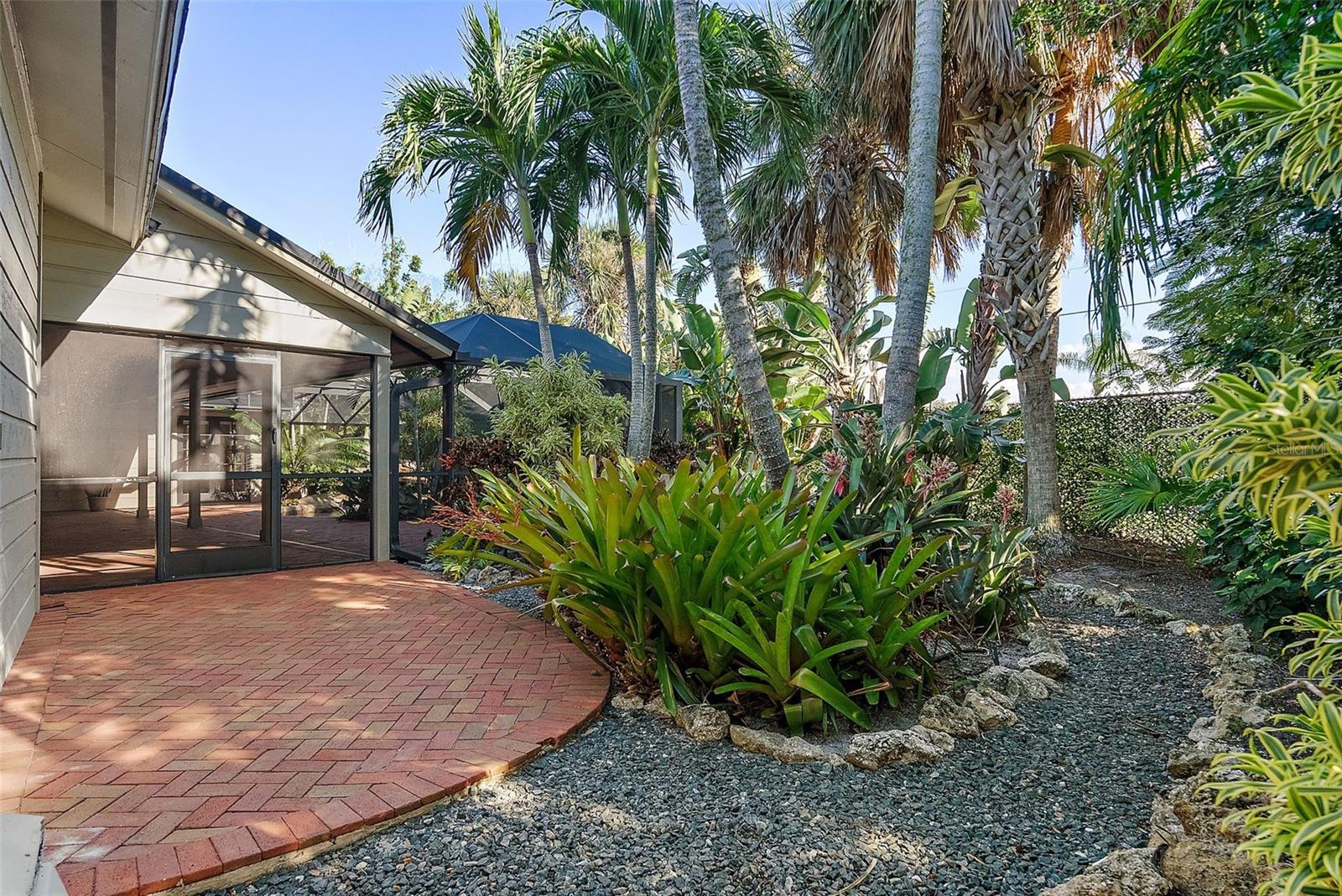 2371 LANDINGS CIR, BRADENTON, FL, 34209