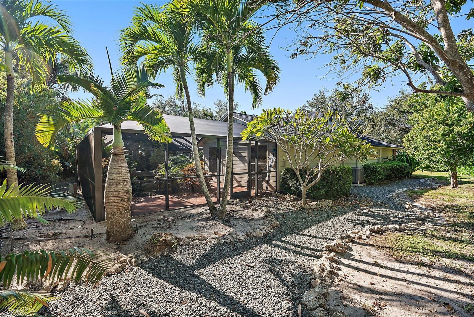 2371 LANDINGS CIR, BRADENTON, FL, 34209