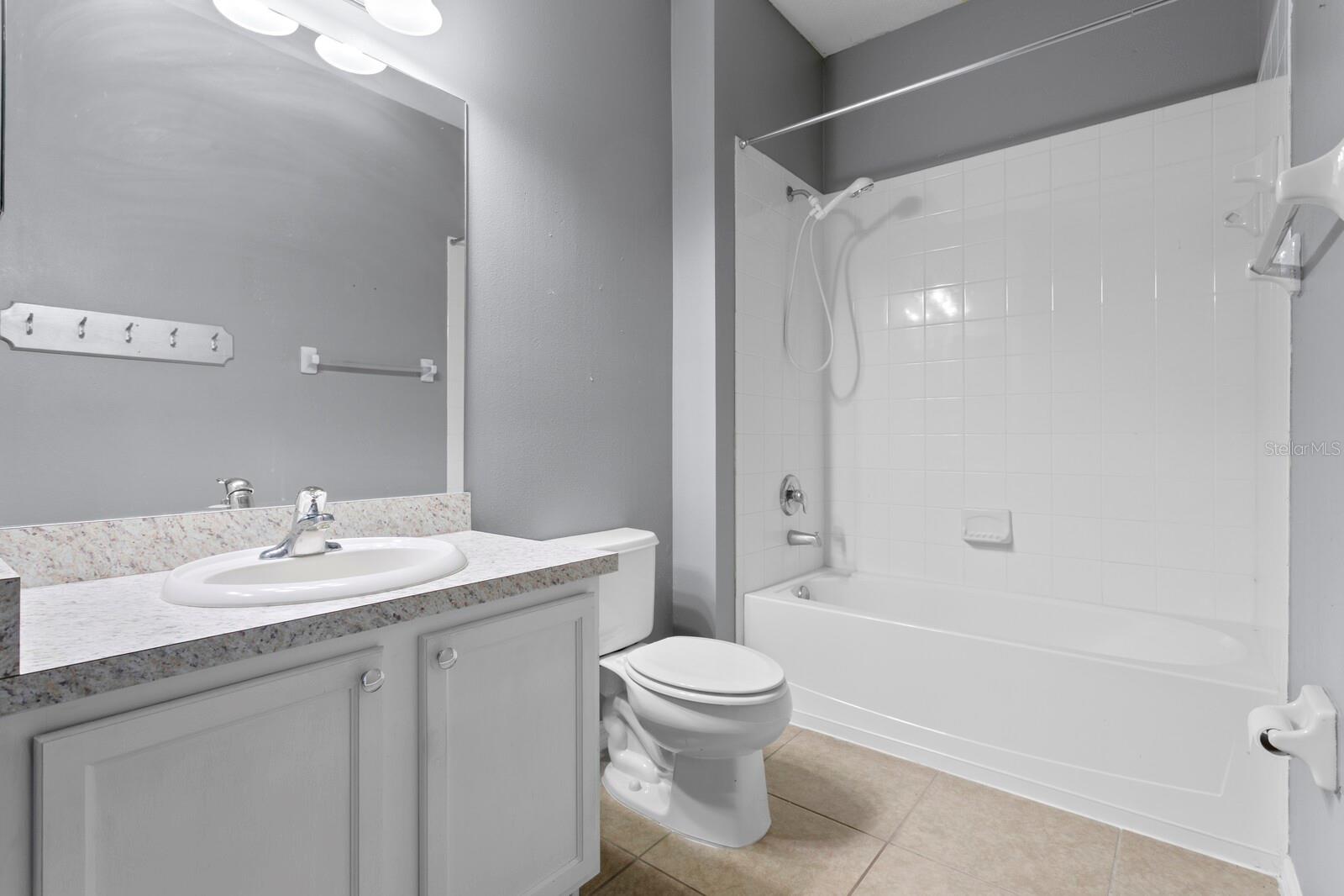 7911 HAMPTON LAKE DR, TAMPA, FL, 33647