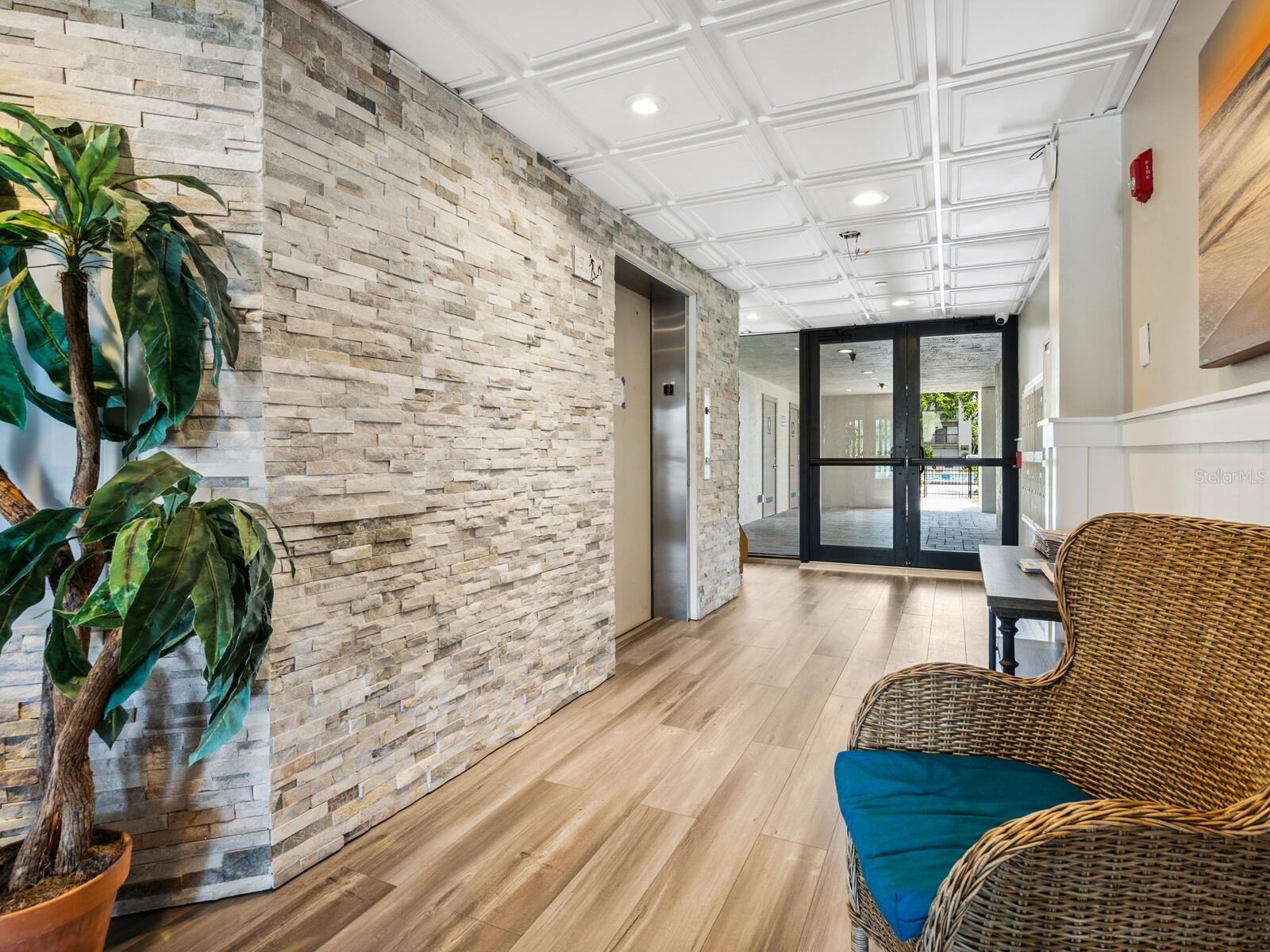 1055 BEACH ROAD RD #B204, SARASOTA, FL, 34242