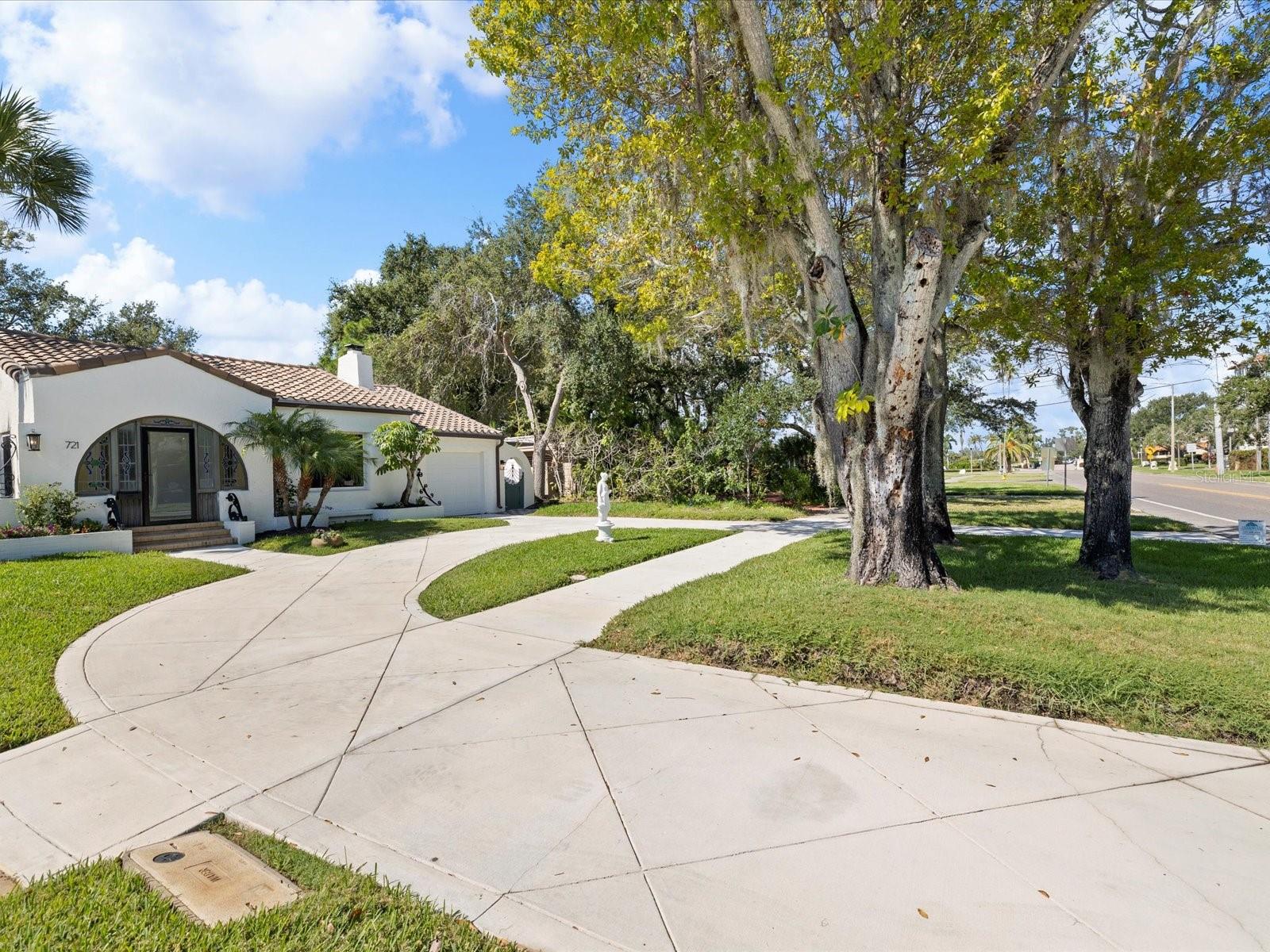 721 SNELL ISLE BLVD NE, ST PETERSBURG, FL, 33704