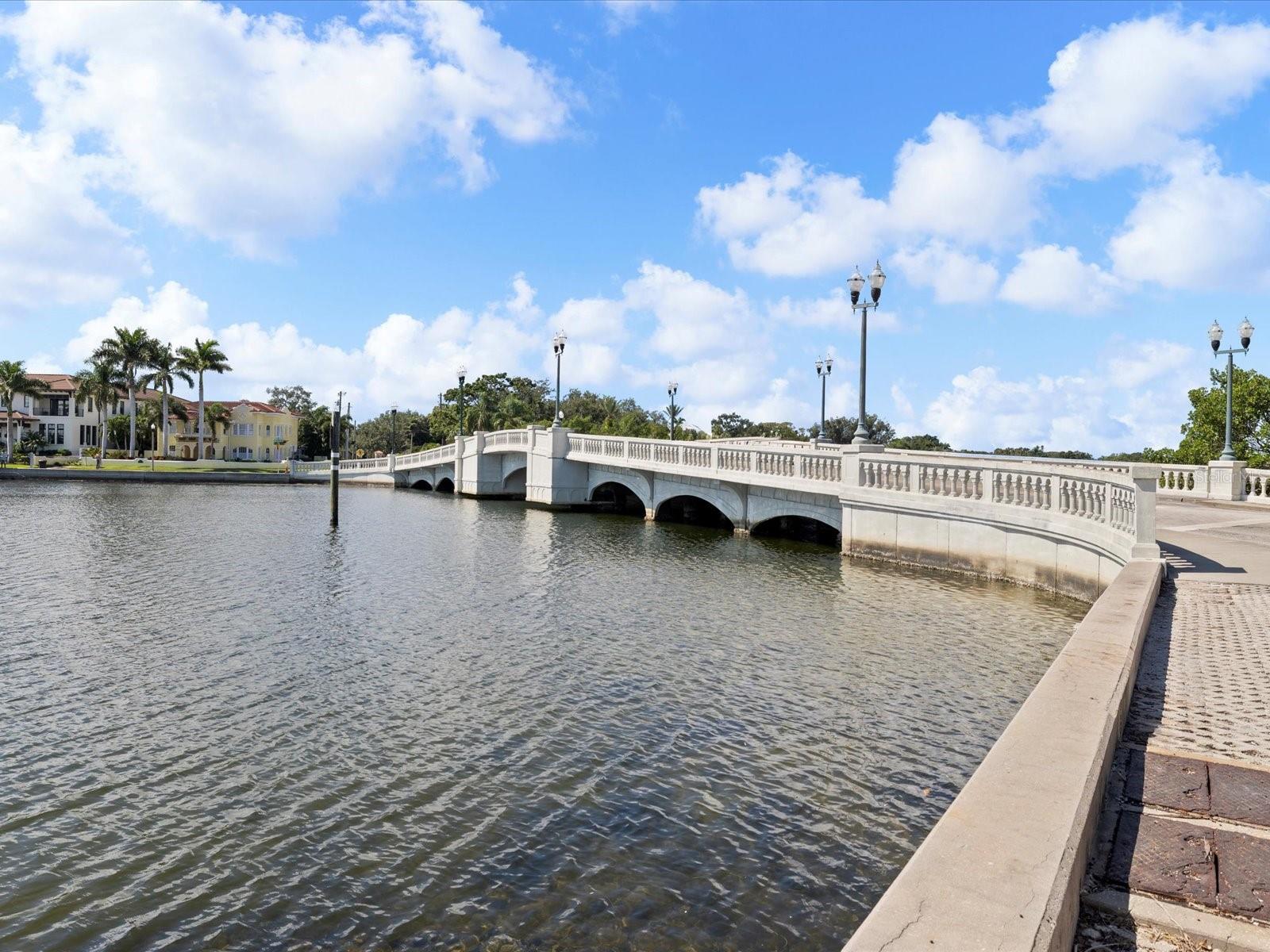 721 SNELL ISLE BLVD NE, ST PETERSBURG, FL, 33704