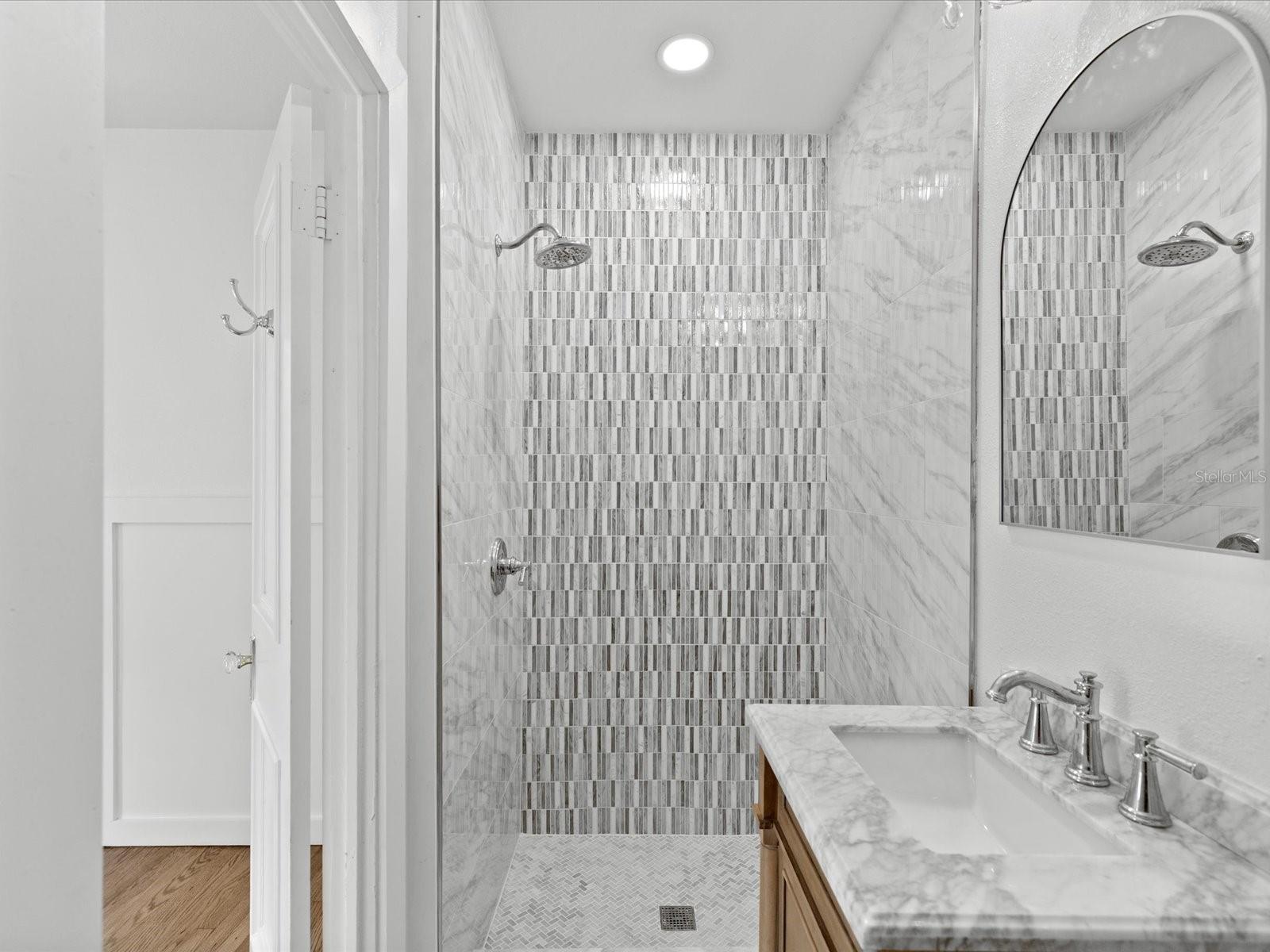 721 SNELL ISLE BLVD NE, ST PETERSBURG, FL, 33704