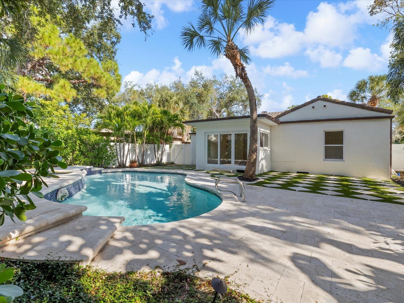 721 SNELL ISLE BLVD NE, ST PETERSBURG, FL, 33704