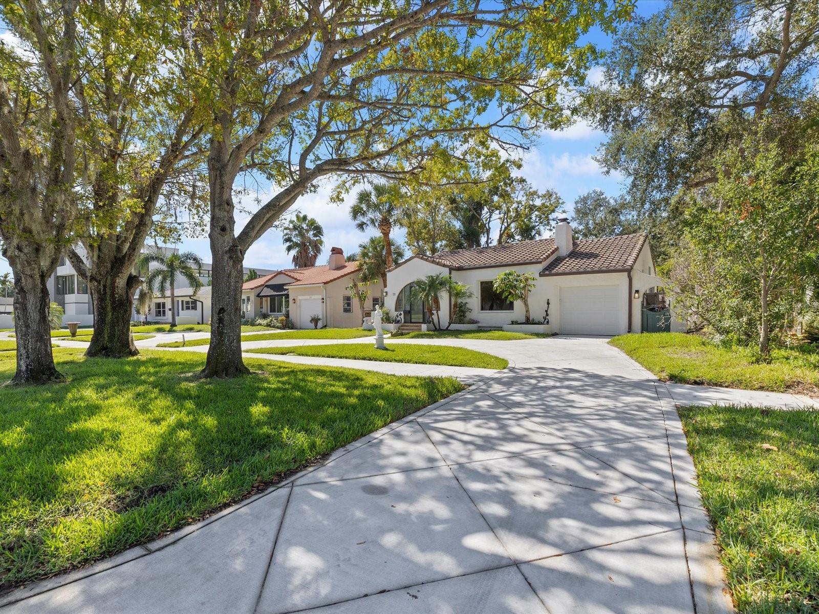 721 SNELL ISLE BLVD NE, ST PETERSBURG, FL, 33704