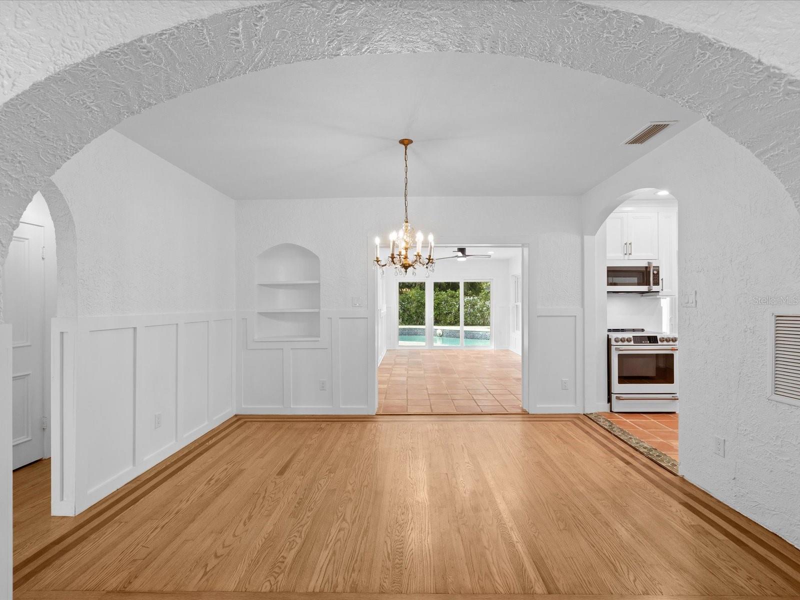 721 SNELL ISLE BLVD NE, ST PETERSBURG, FL, 33704