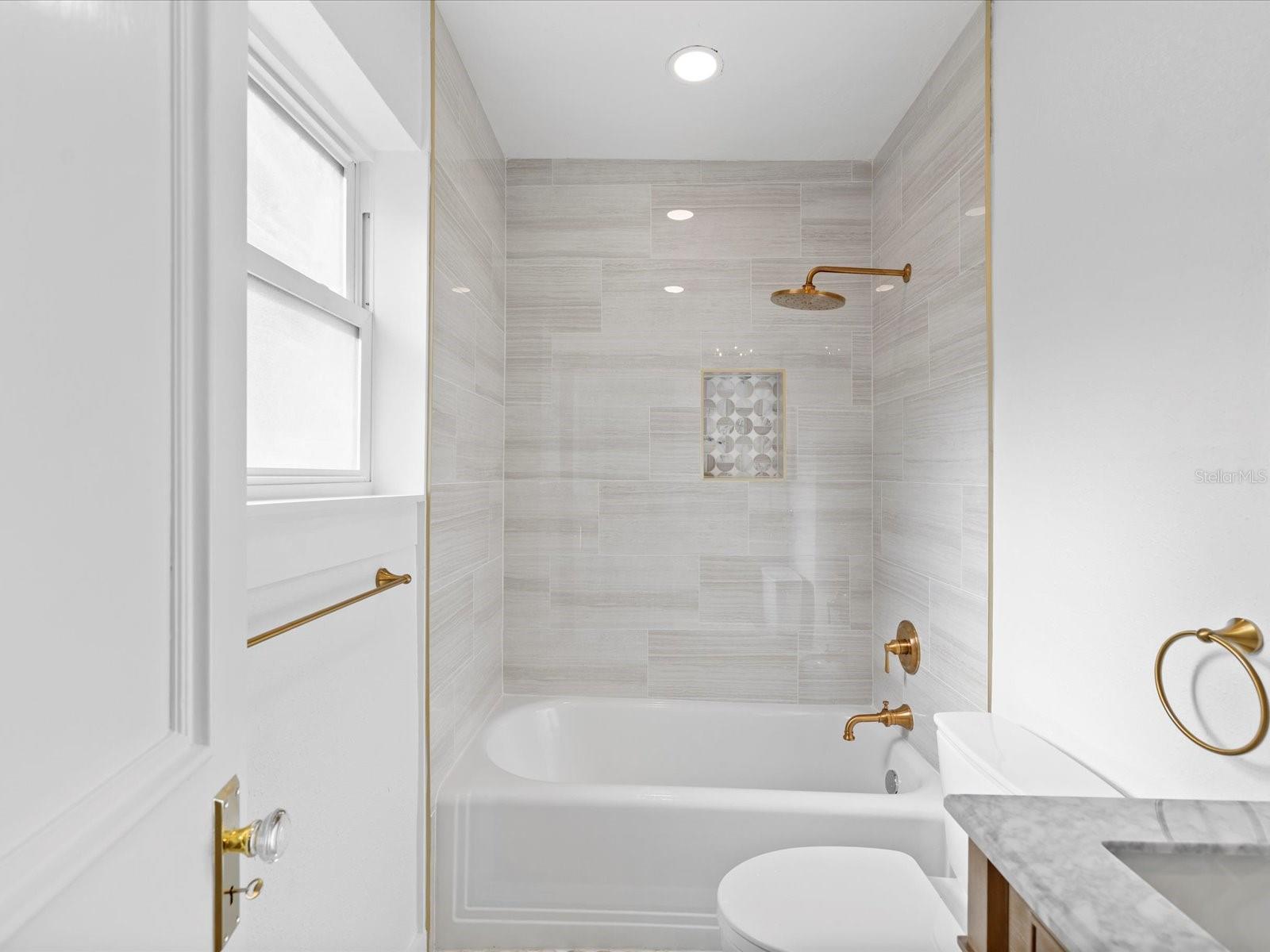 721 SNELL ISLE BLVD NE, ST PETERSBURG, FL, 33704