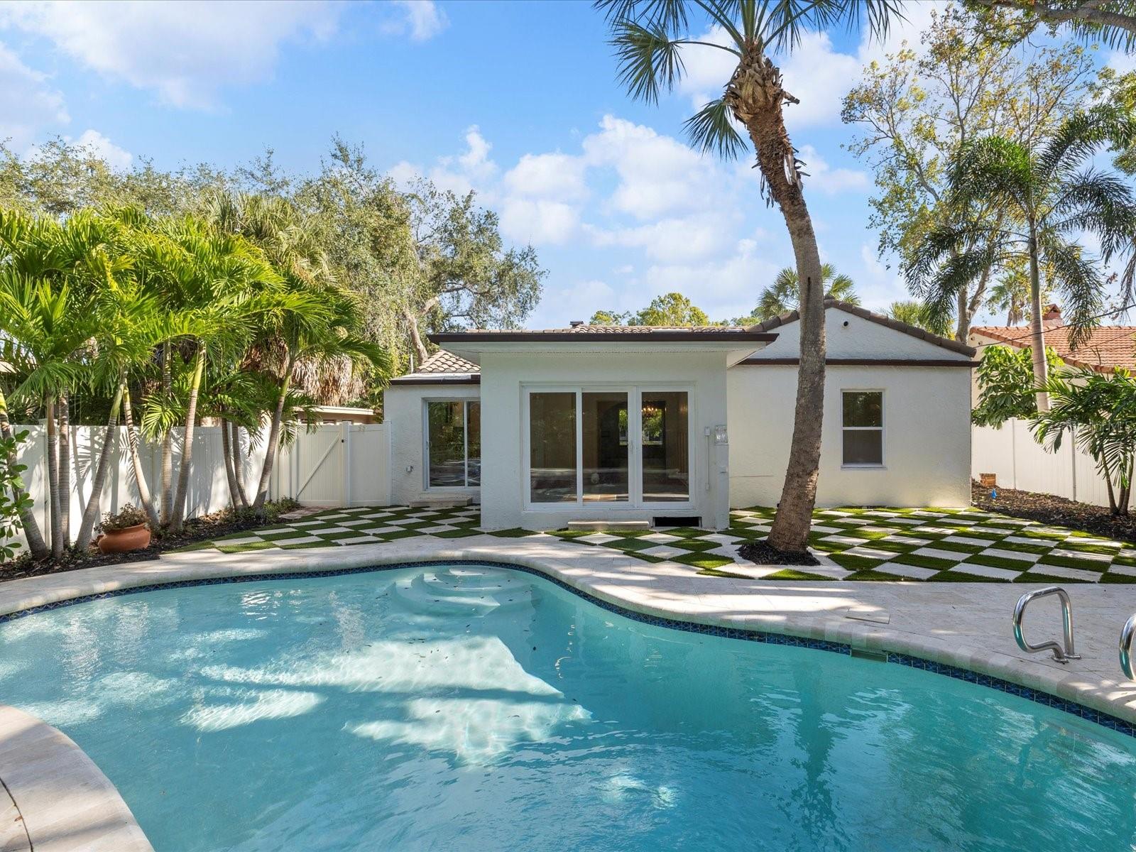 721 SNELL ISLE BLVD NE, ST PETERSBURG, FL, 33704