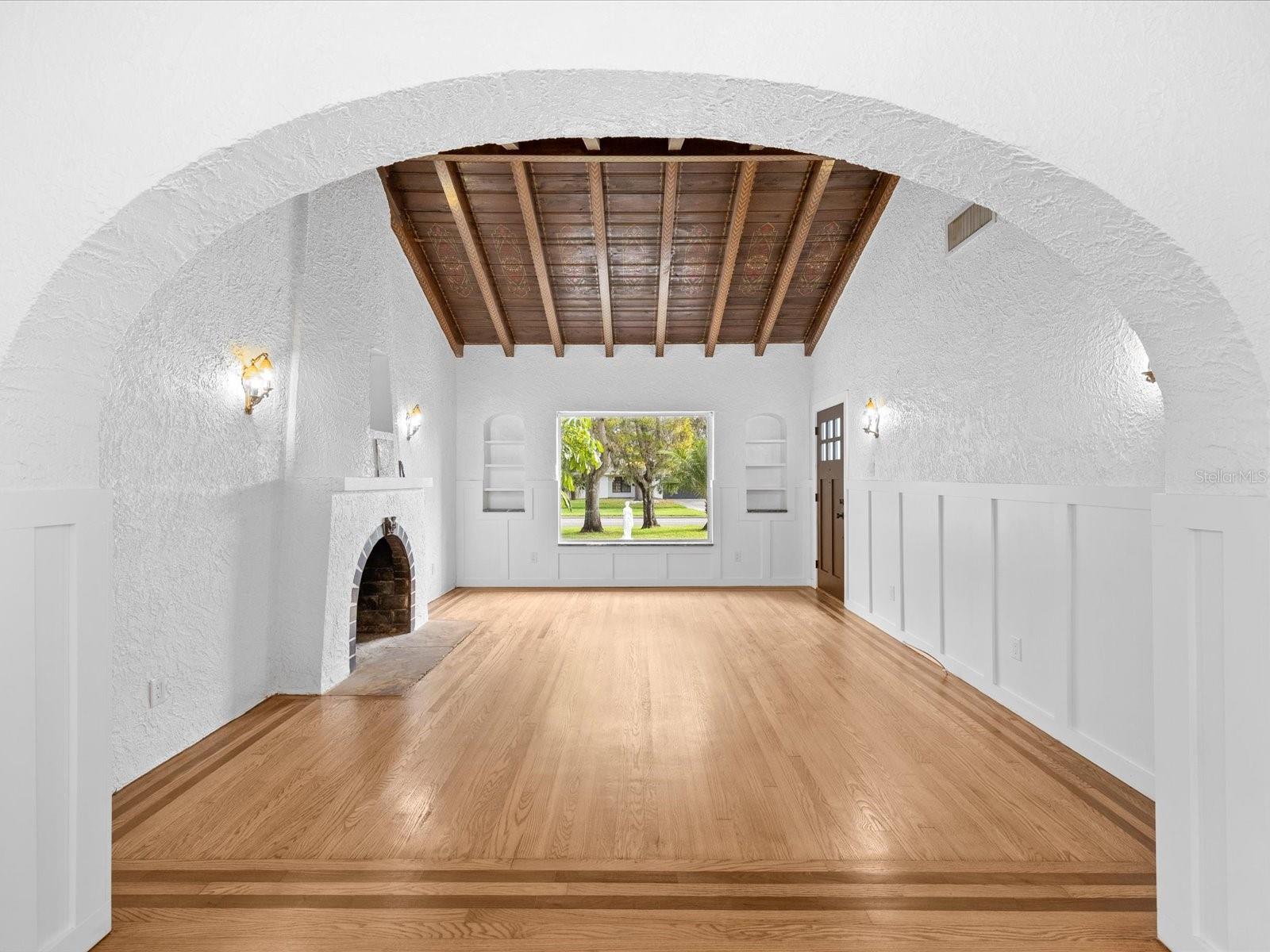 721 SNELL ISLE BLVD NE, ST PETERSBURG, FL, 33704