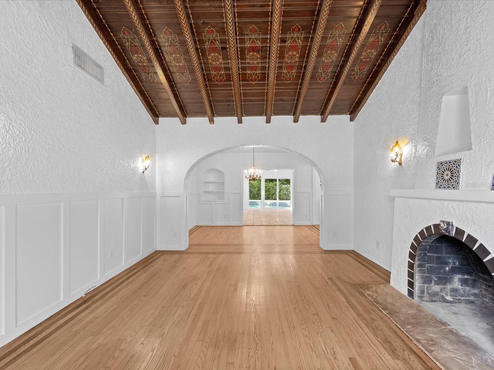 721 SNELL ISLE BLVD NE, ST PETERSBURG, FL, 33704