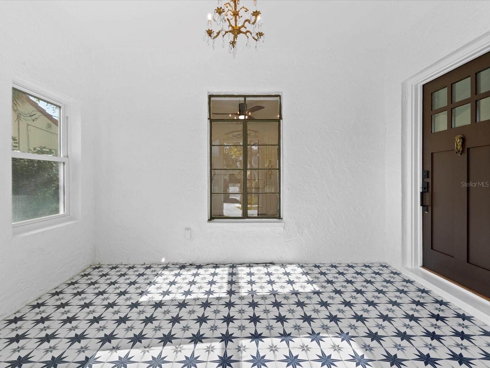 721 SNELL ISLE BLVD NE, ST PETERSBURG, FL, 33704