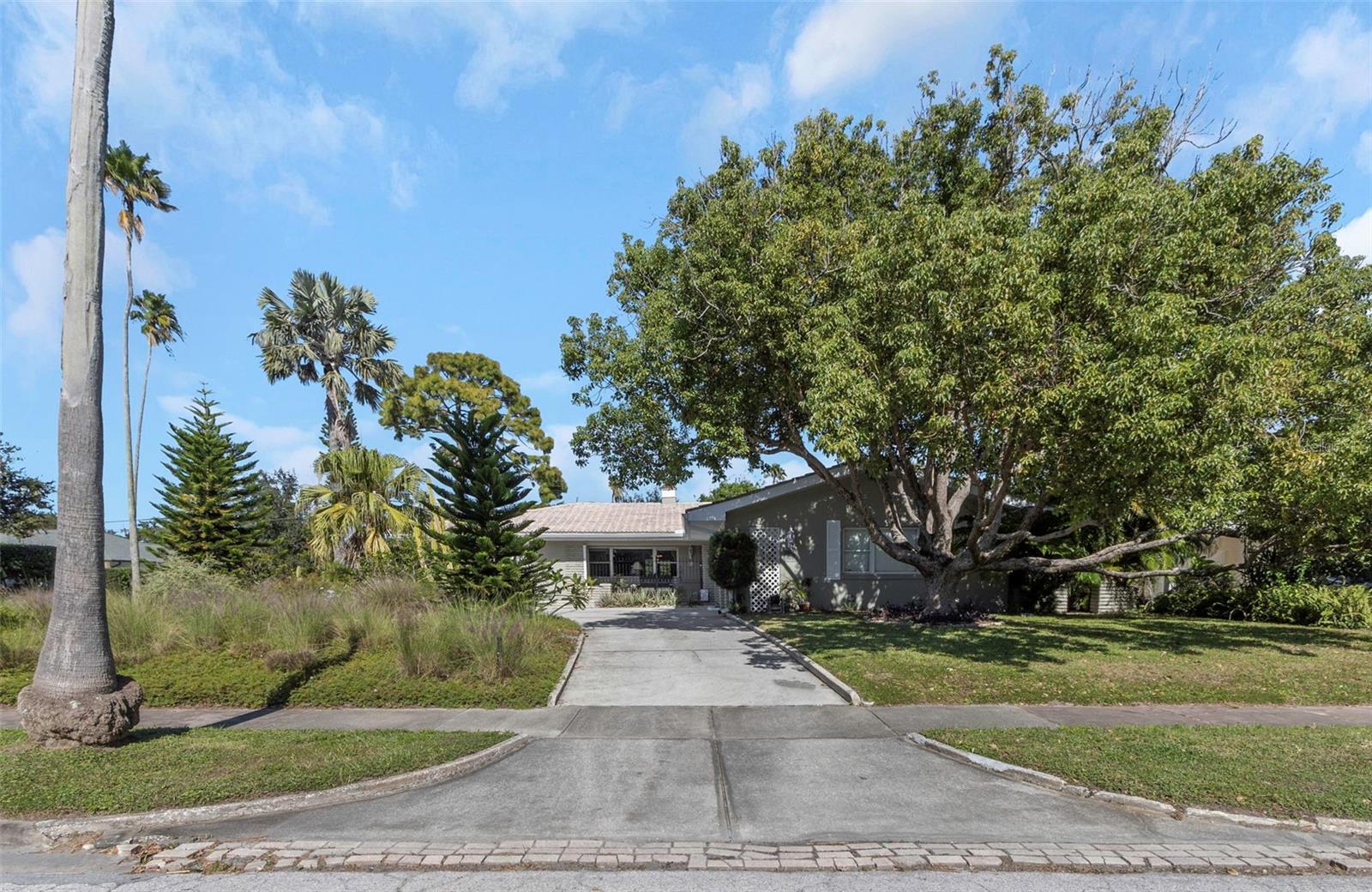 109 PONCE DE LEON BLVD, BELLEAIR, FL, 33756