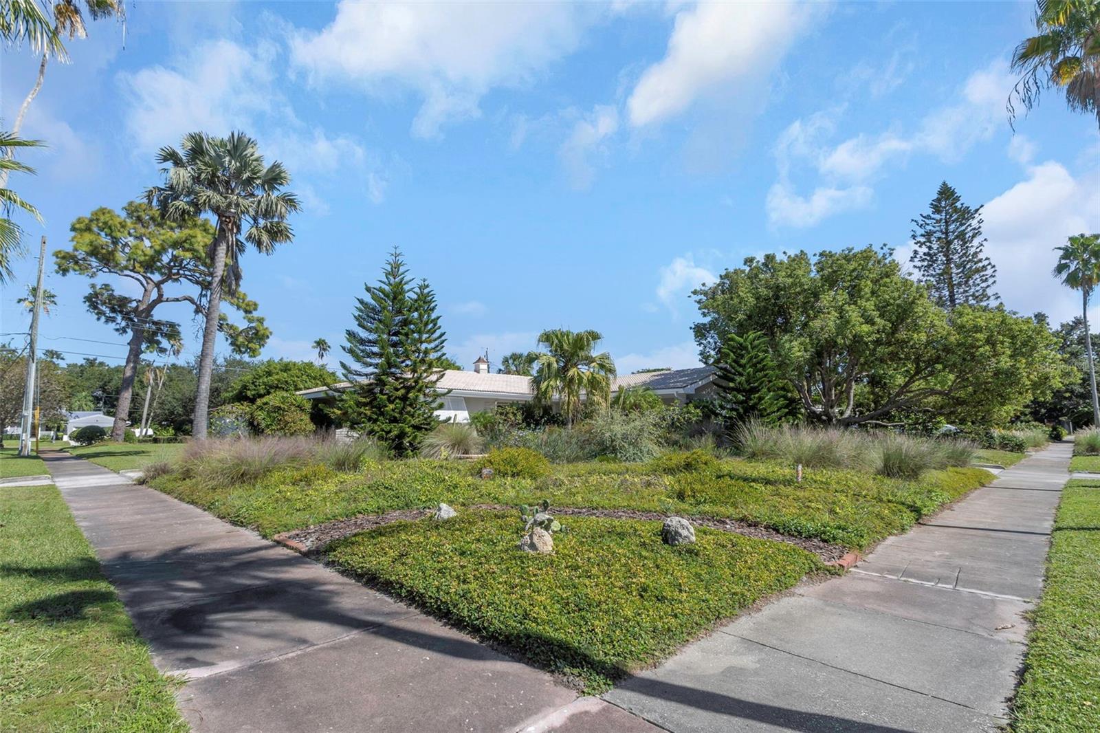 109 PONCE DE LEON BLVD, BELLEAIR, FL, 33756