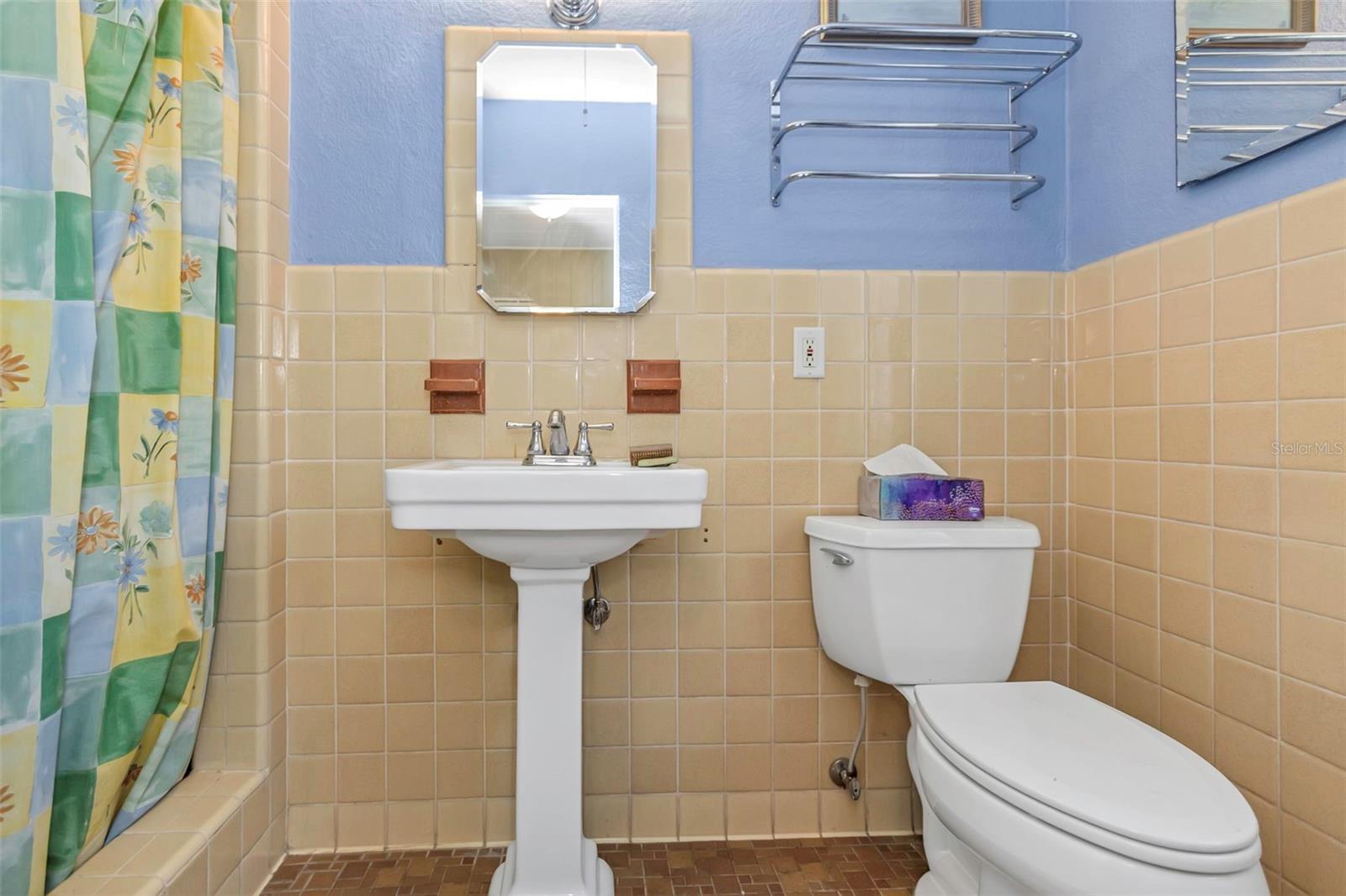 109 PONCE DE LEON BLVD, BELLEAIR, FL, 33756