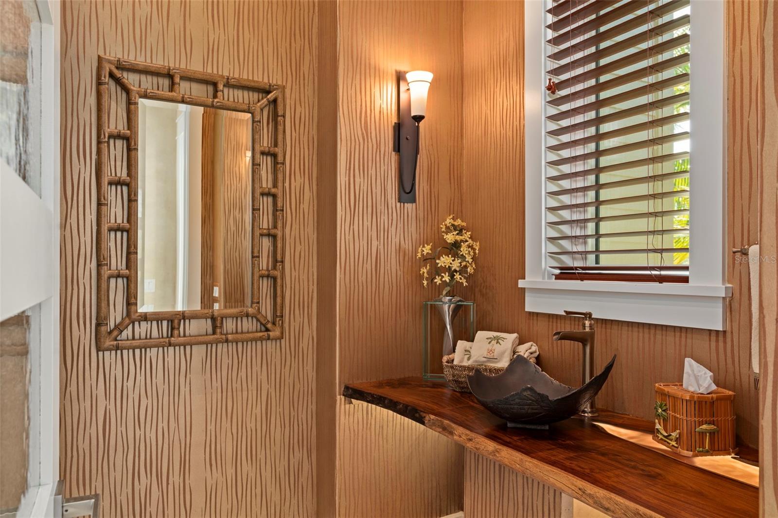 A4668575 Property Photo