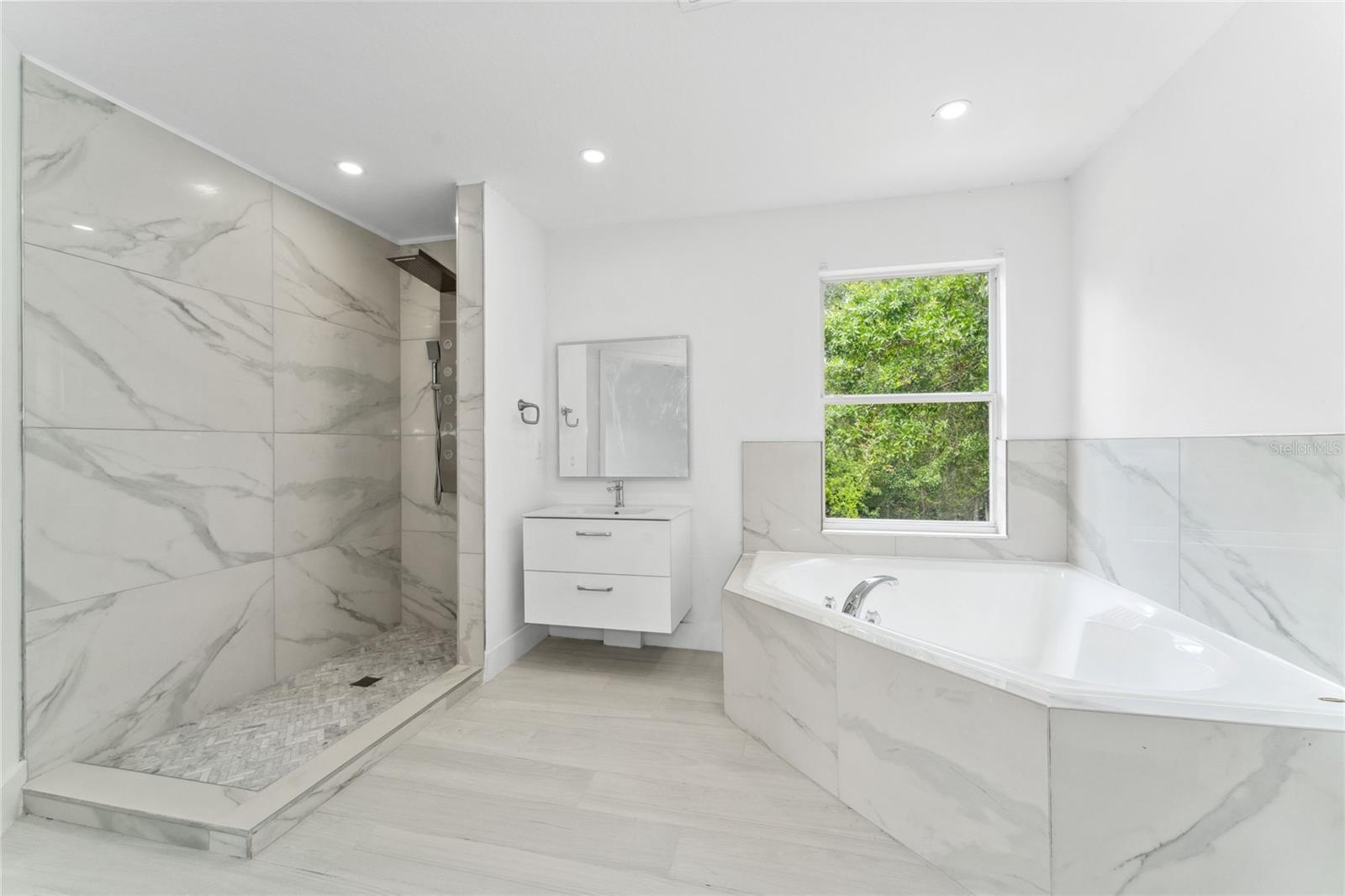 9361 MONTEREY BAY DR, ORLANDO, FL, 32832