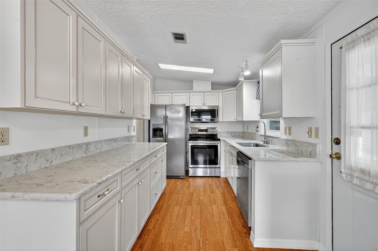 3324 MYAKKA RIVER RD, TAVARES, FL, 32778