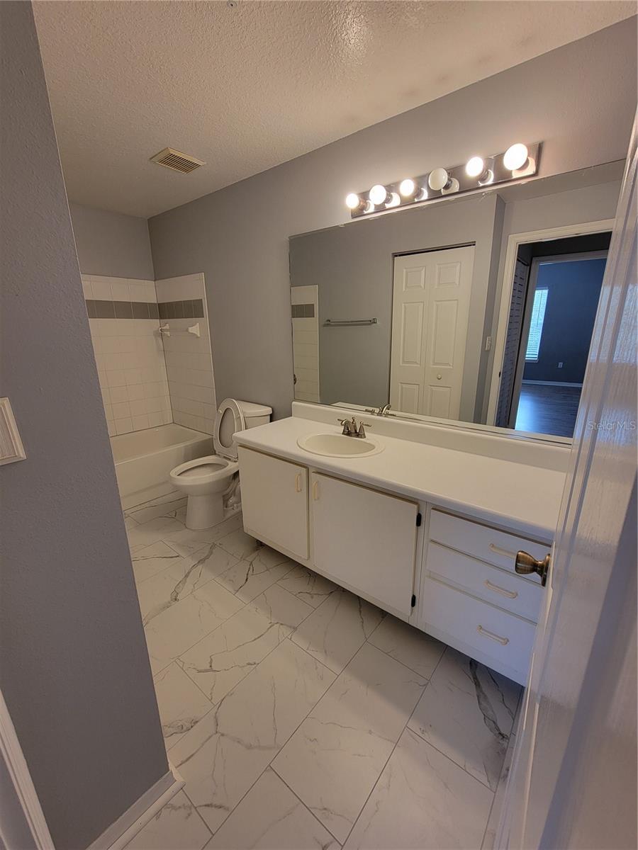 5608 PINNACLE HEIGHTS CIR #302, TAMPA, FL, 33624