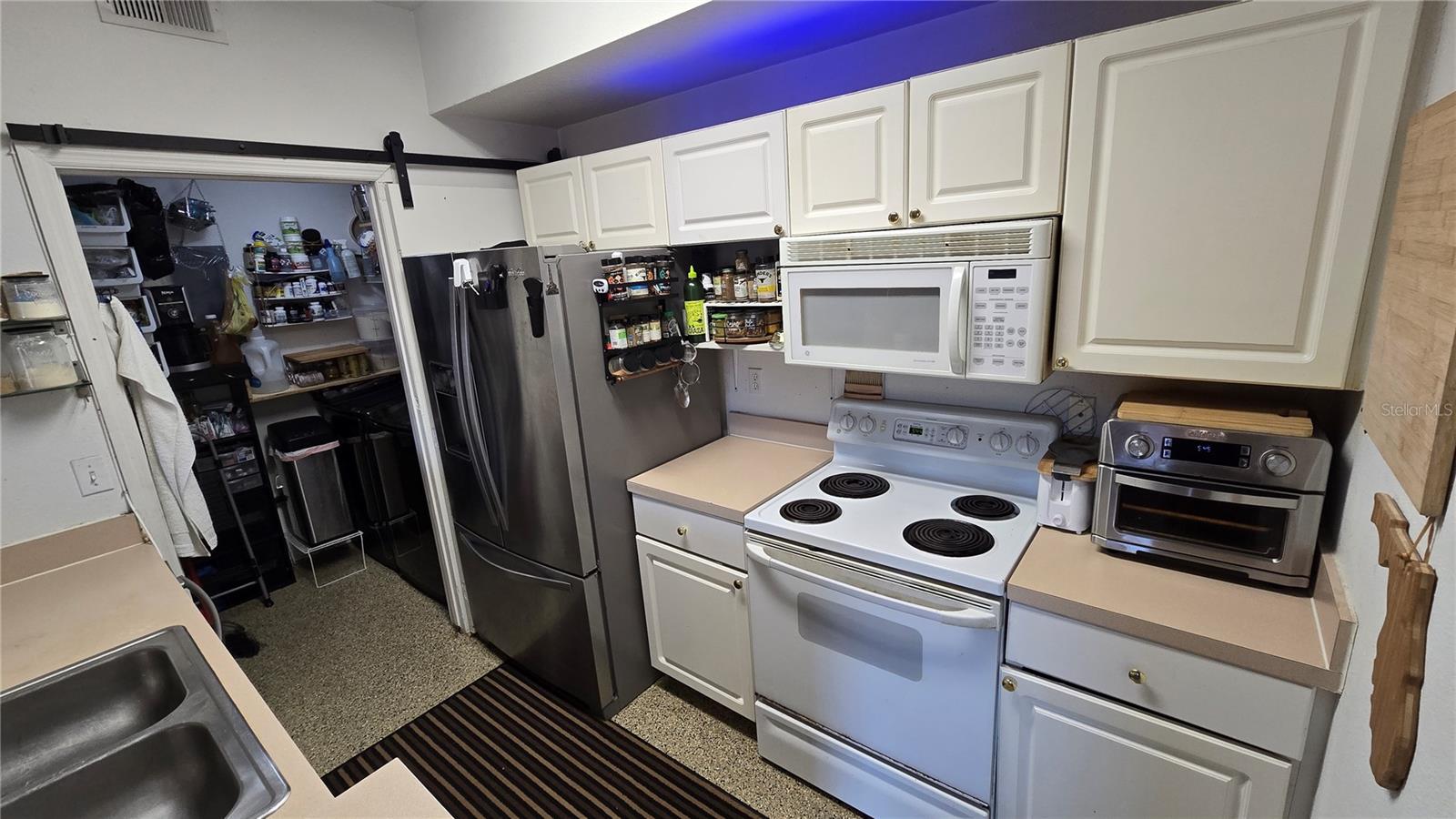 5512 METROWEST BLVD #202, ORLANDO, FL, 32811