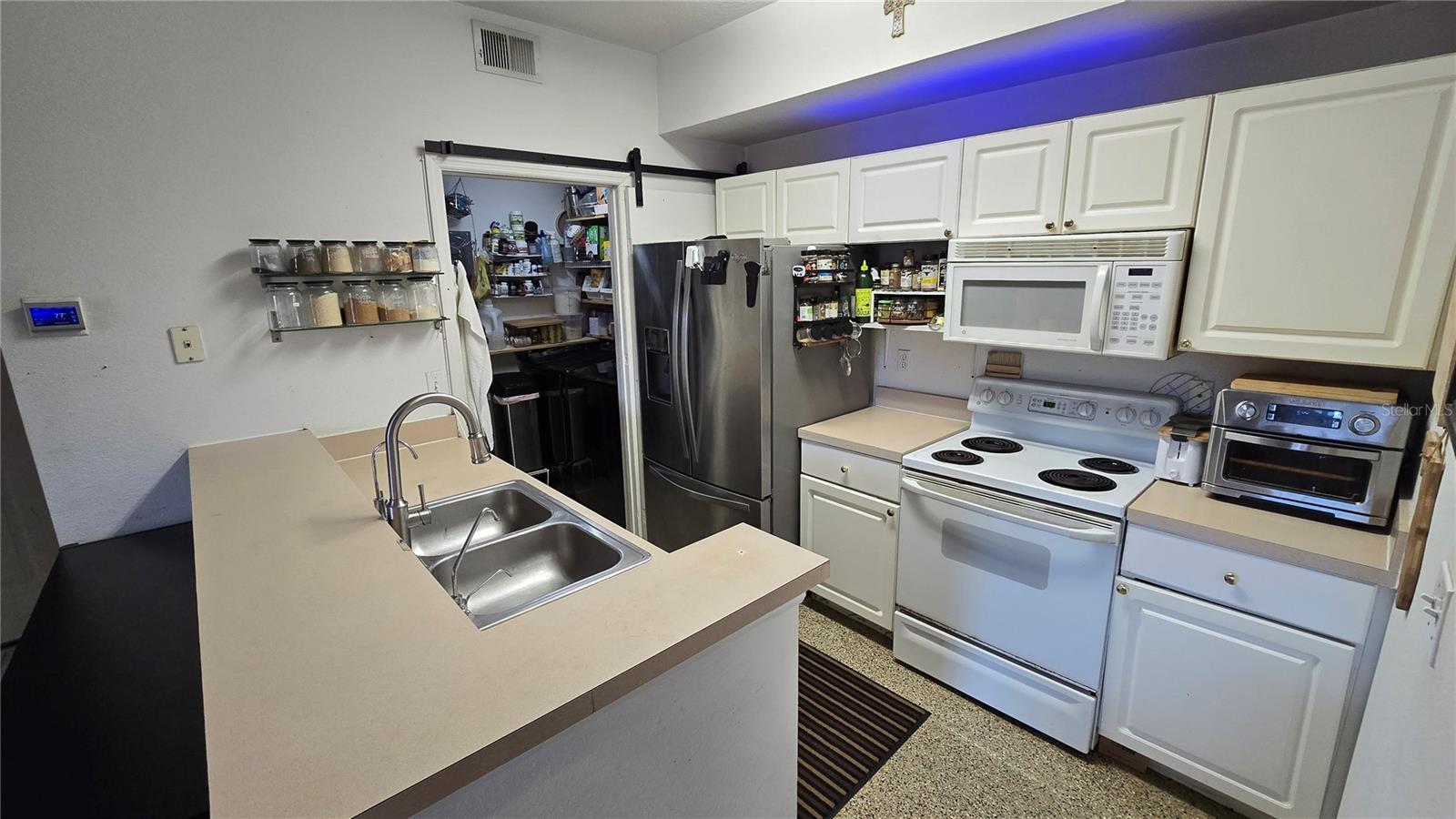 5512 METROWEST BLVD #202, ORLANDO, FL, 32811