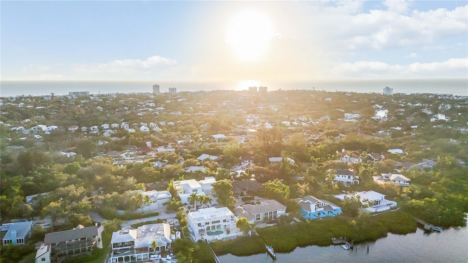 635 TROPICAL CIR, SARASOTA, FL, 34242