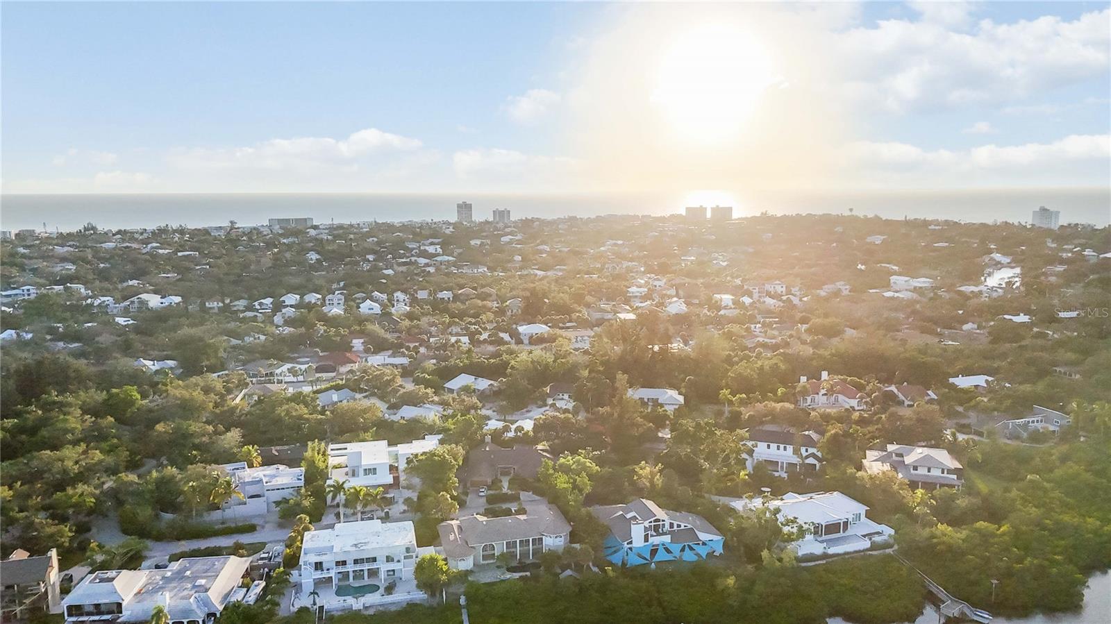 635 TROPICAL CIR, SARASOTA, FL, 34242