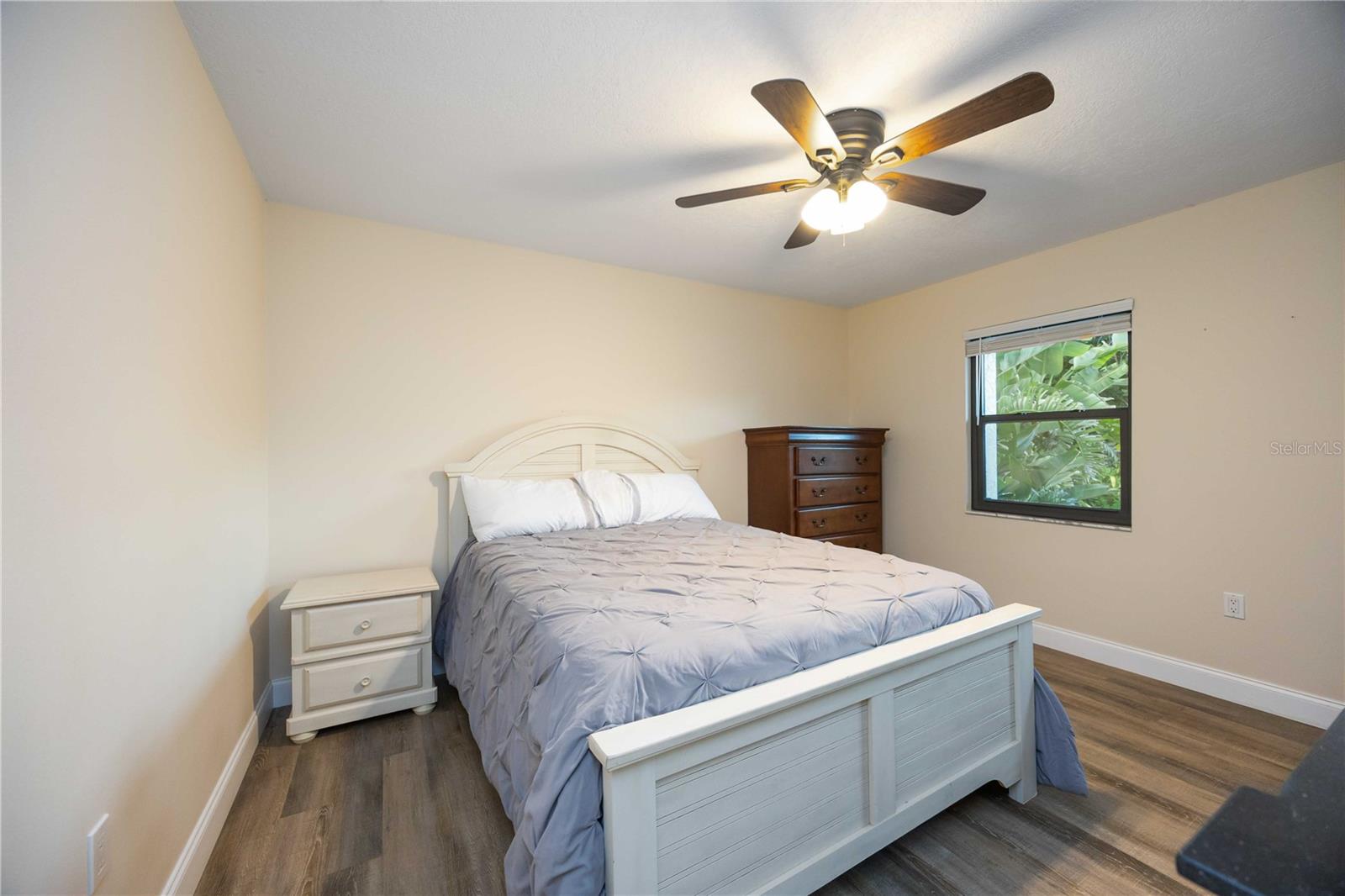 635 TROPICAL CIR, SARASOTA, FL, 34242