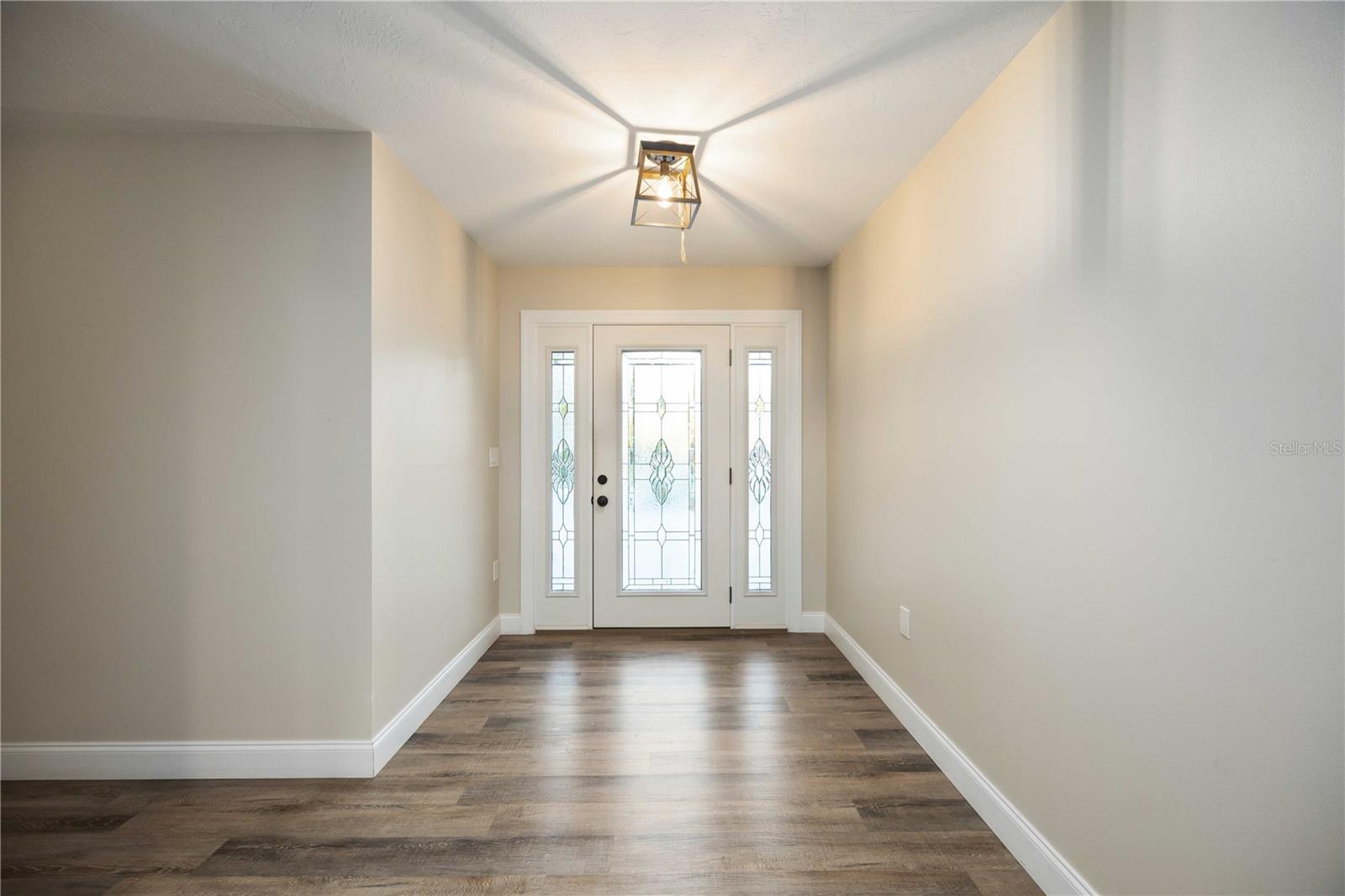 635 TROPICAL CIR, SARASOTA, FL, 34242