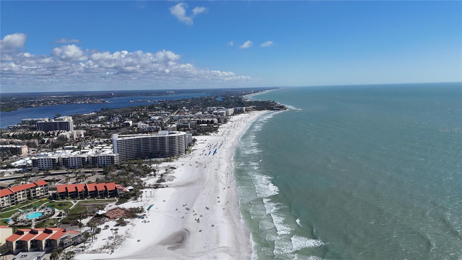 635 TROPICAL CIR, SARASOTA, FL, 34242