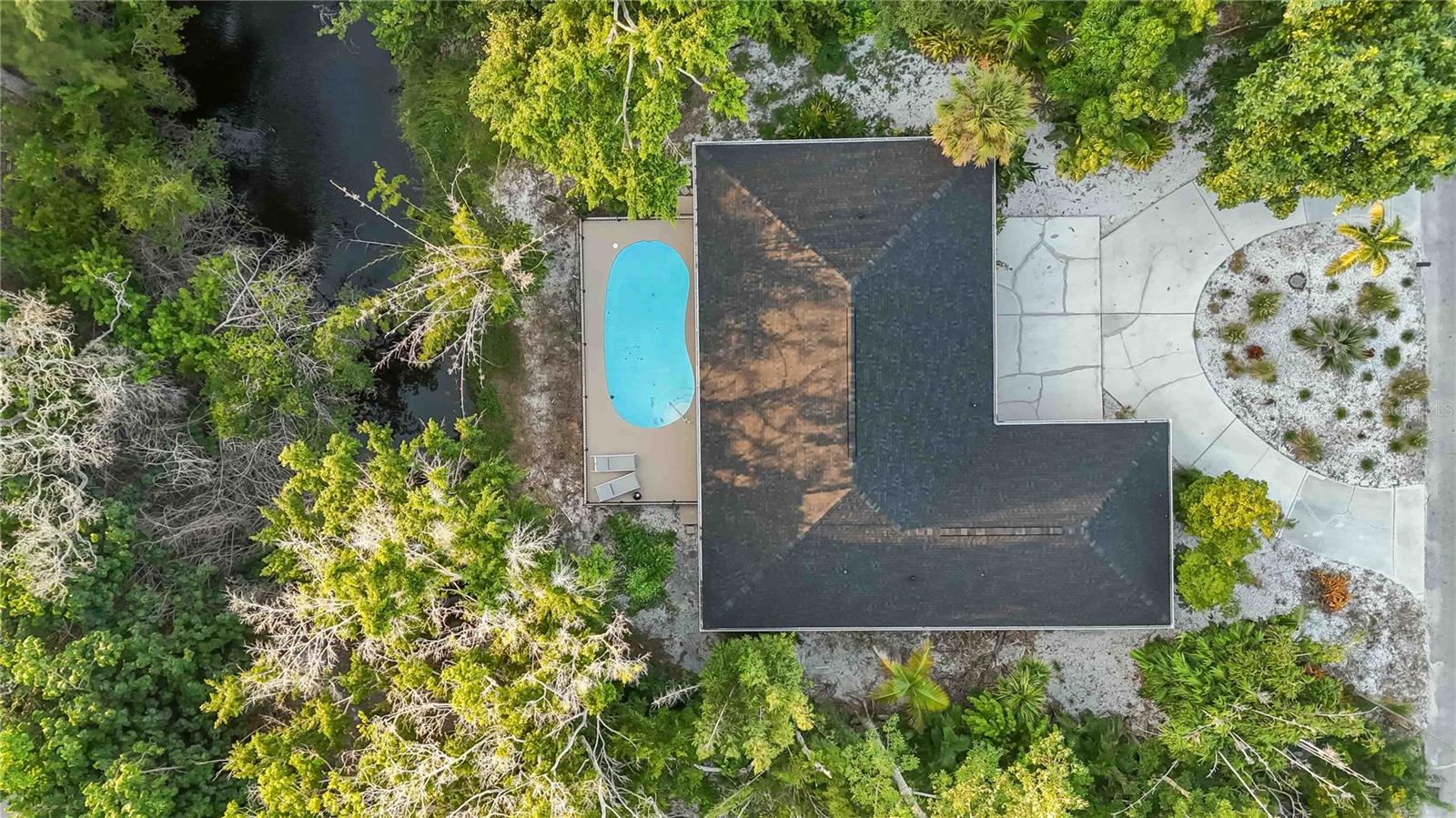 635 TROPICAL CIR, SARASOTA, FL, 34242