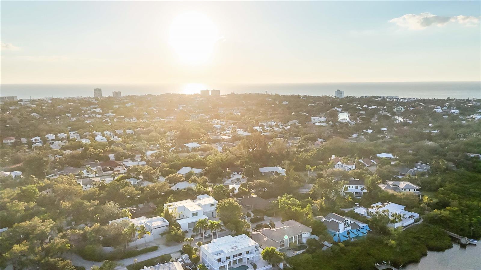 635 TROPICAL CIR, SARASOTA, FL, 34242