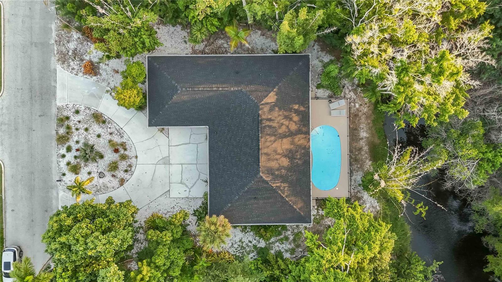 635 TROPICAL CIR, SARASOTA, FL, 34242