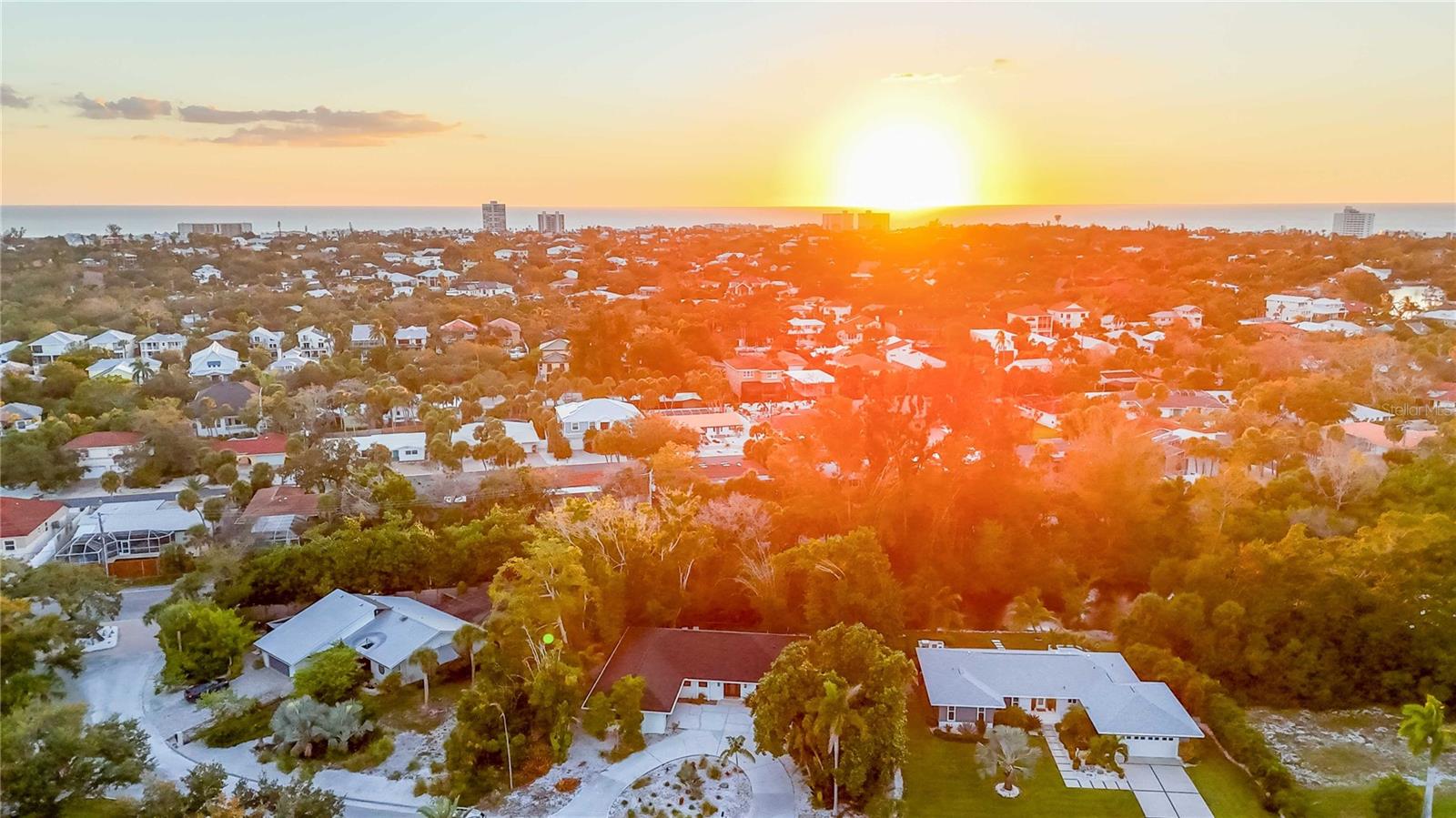 635 TROPICAL CIR, SARASOTA, FL, 34242