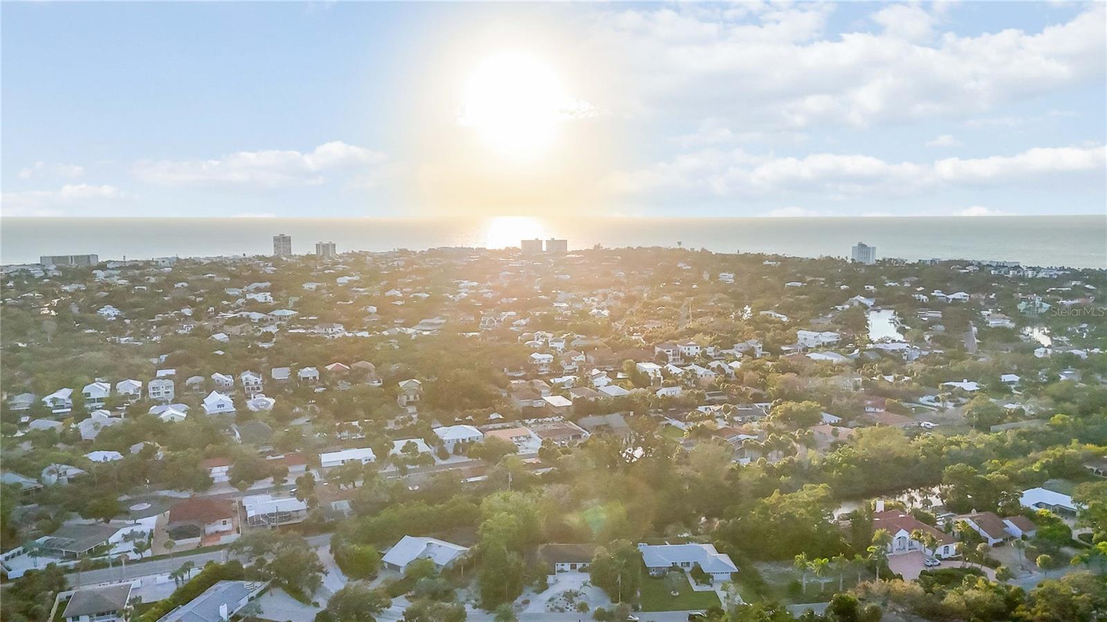 635 TROPICAL CIR, SARASOTA, FL, 34242