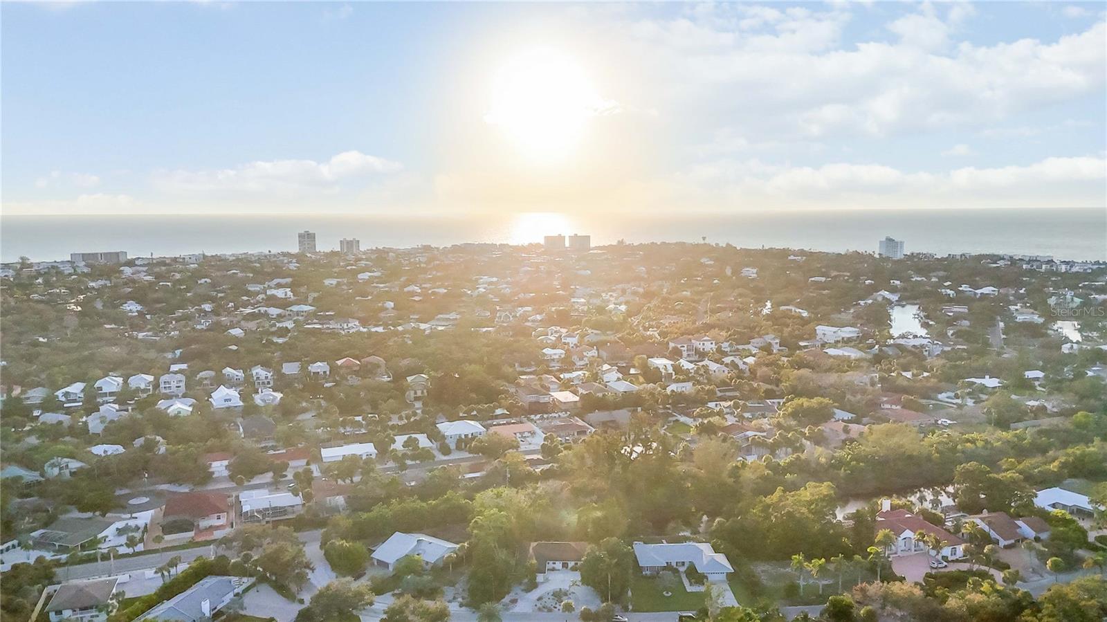 635 TROPICAL CIR, SARASOTA, FL, 34242