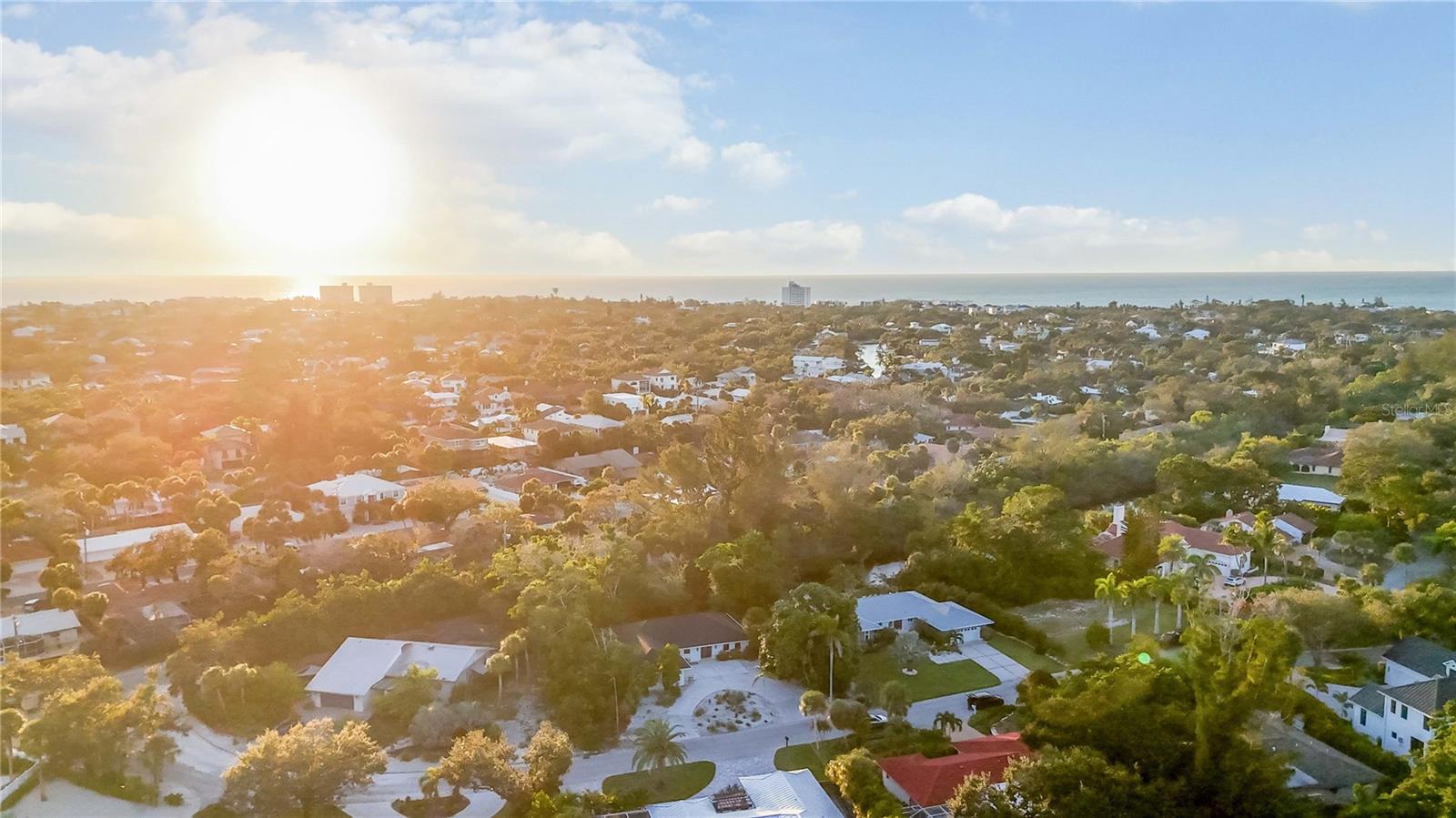 635 TROPICAL CIR, SARASOTA, FL, 34242