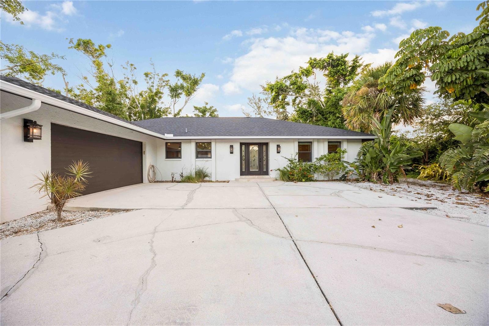 635 TROPICAL CIR, SARASOTA, FL, 34242