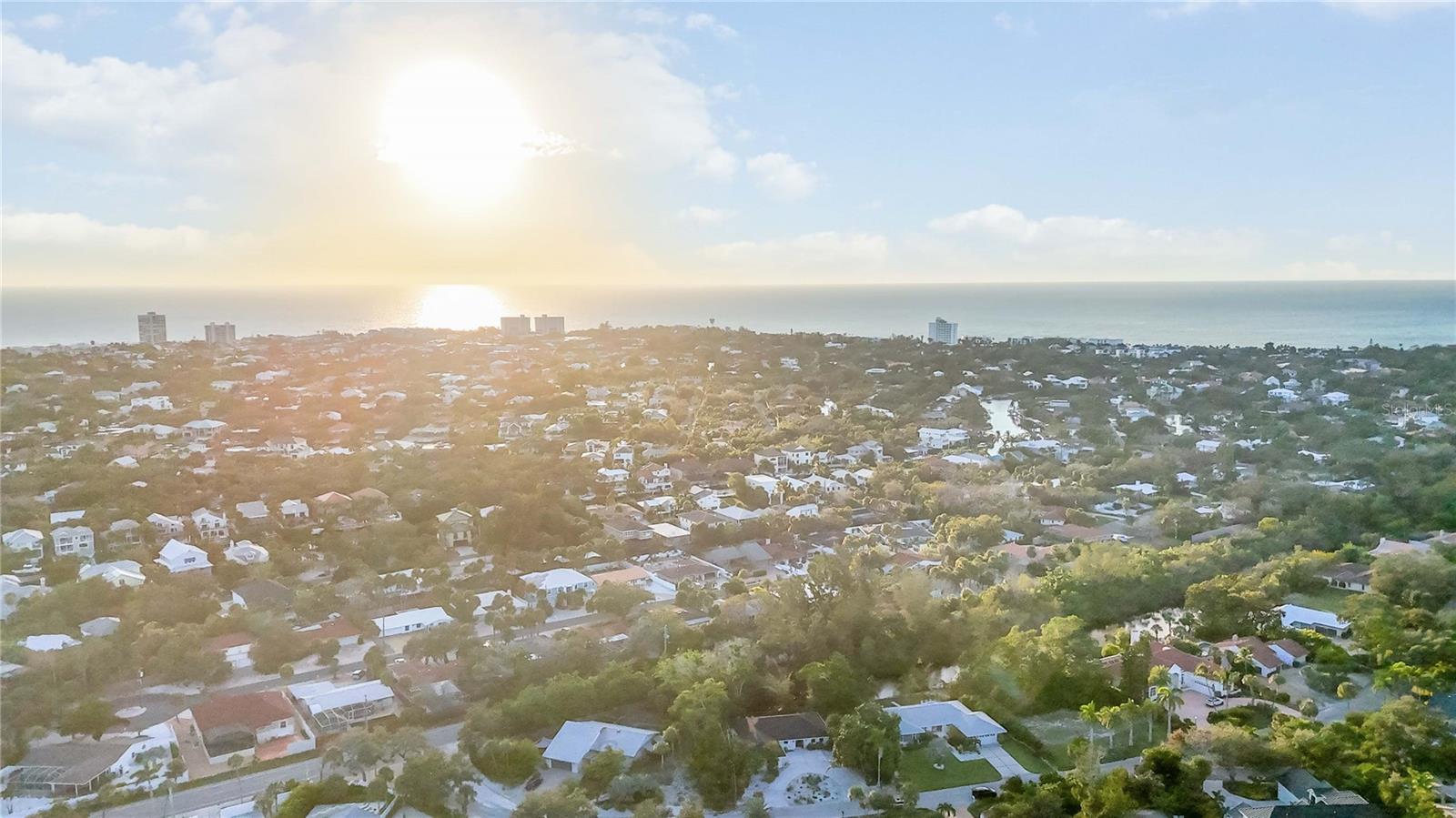 635 TROPICAL CIR, SARASOTA, FL, 34242