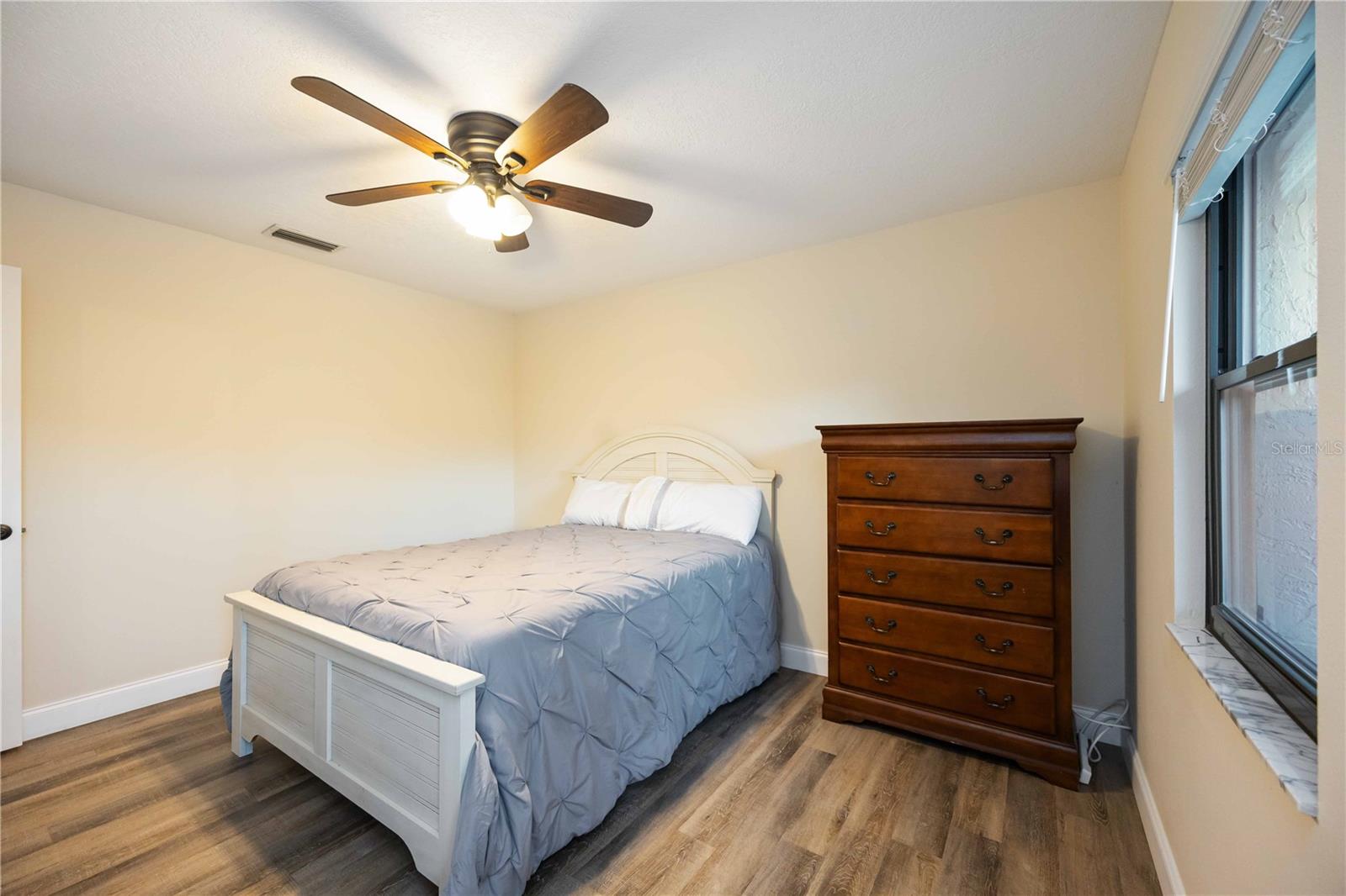 635 TROPICAL CIR, SARASOTA, FL, 34242