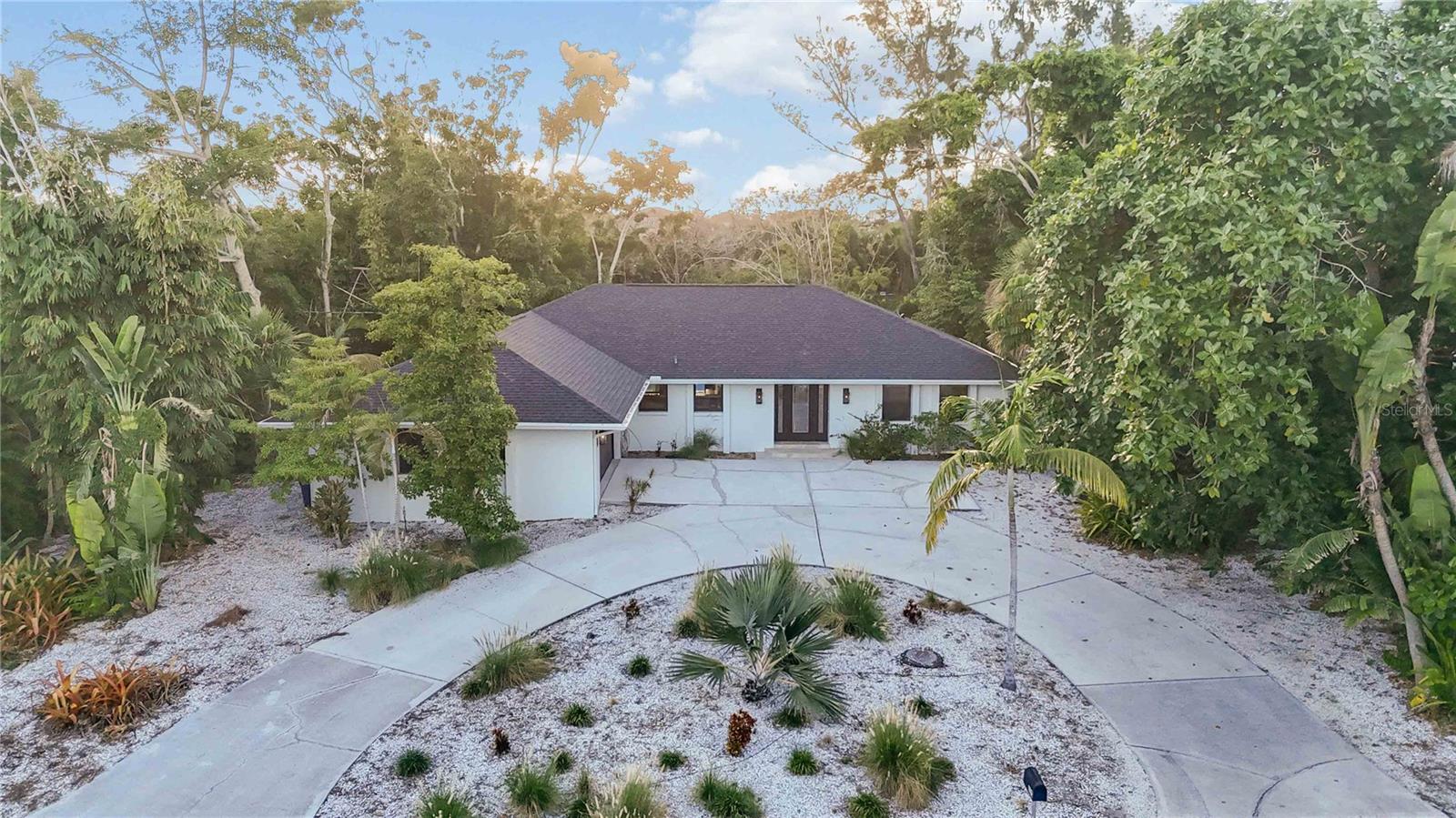 635 TROPICAL CIR, SARASOTA, FL, 34242