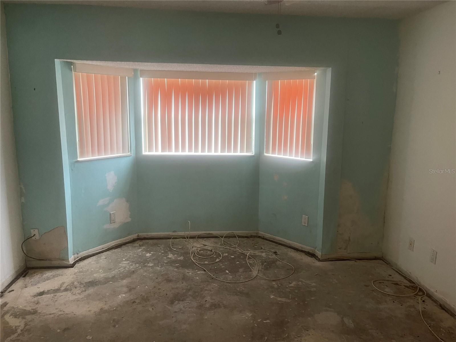 O6352795 Property Photo