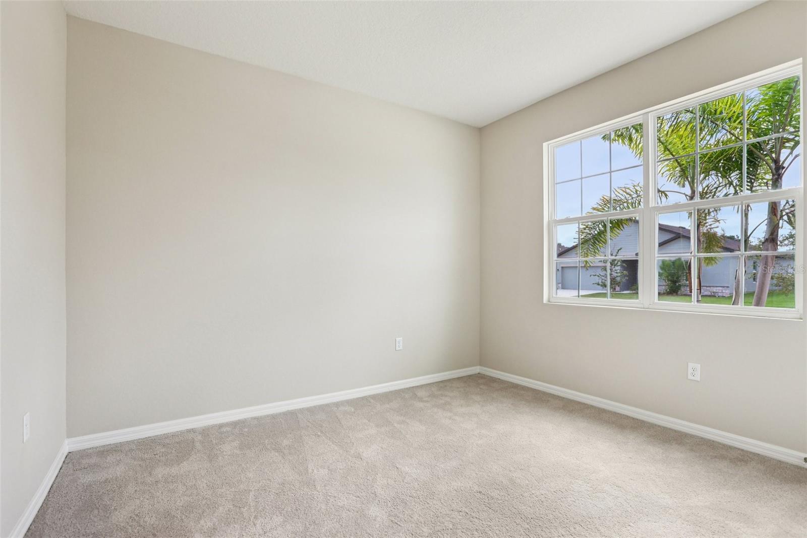 2nd bedroom with en-suite