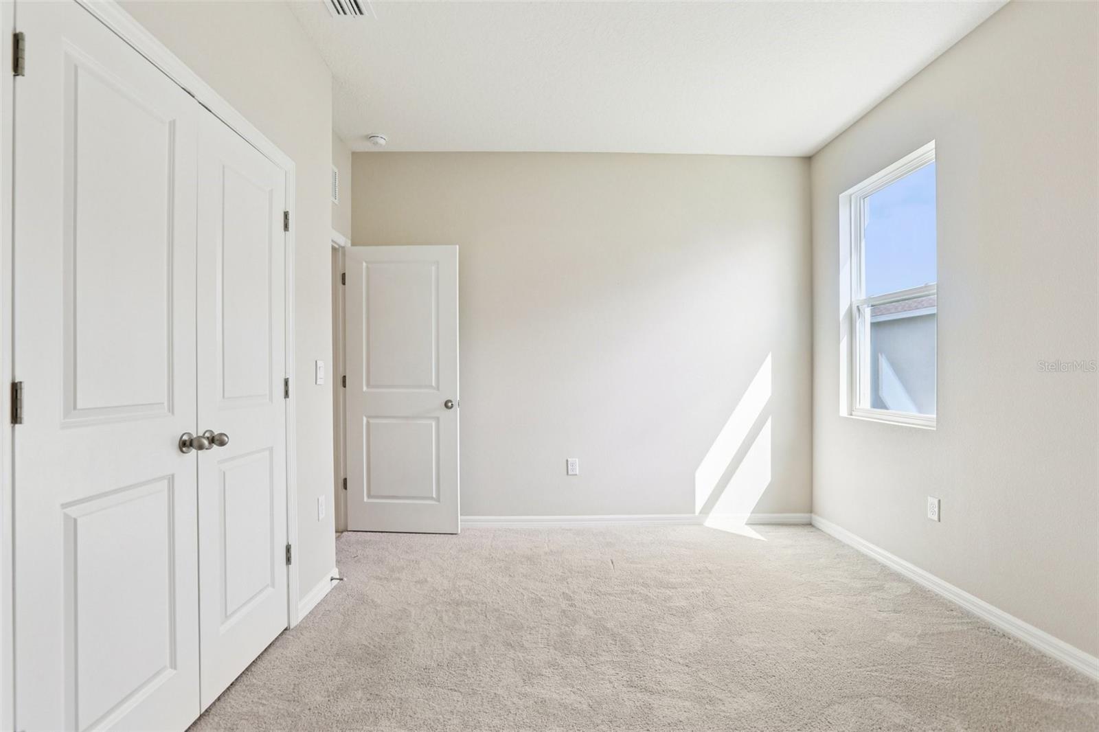 2nd bedroom with en-suite