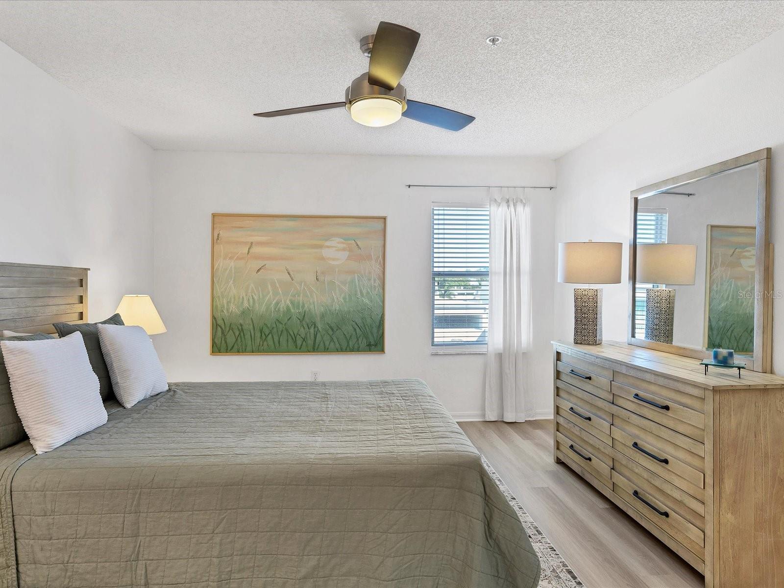 3607 E BAY DR #206, HOLMES BEACH, FL, 34217