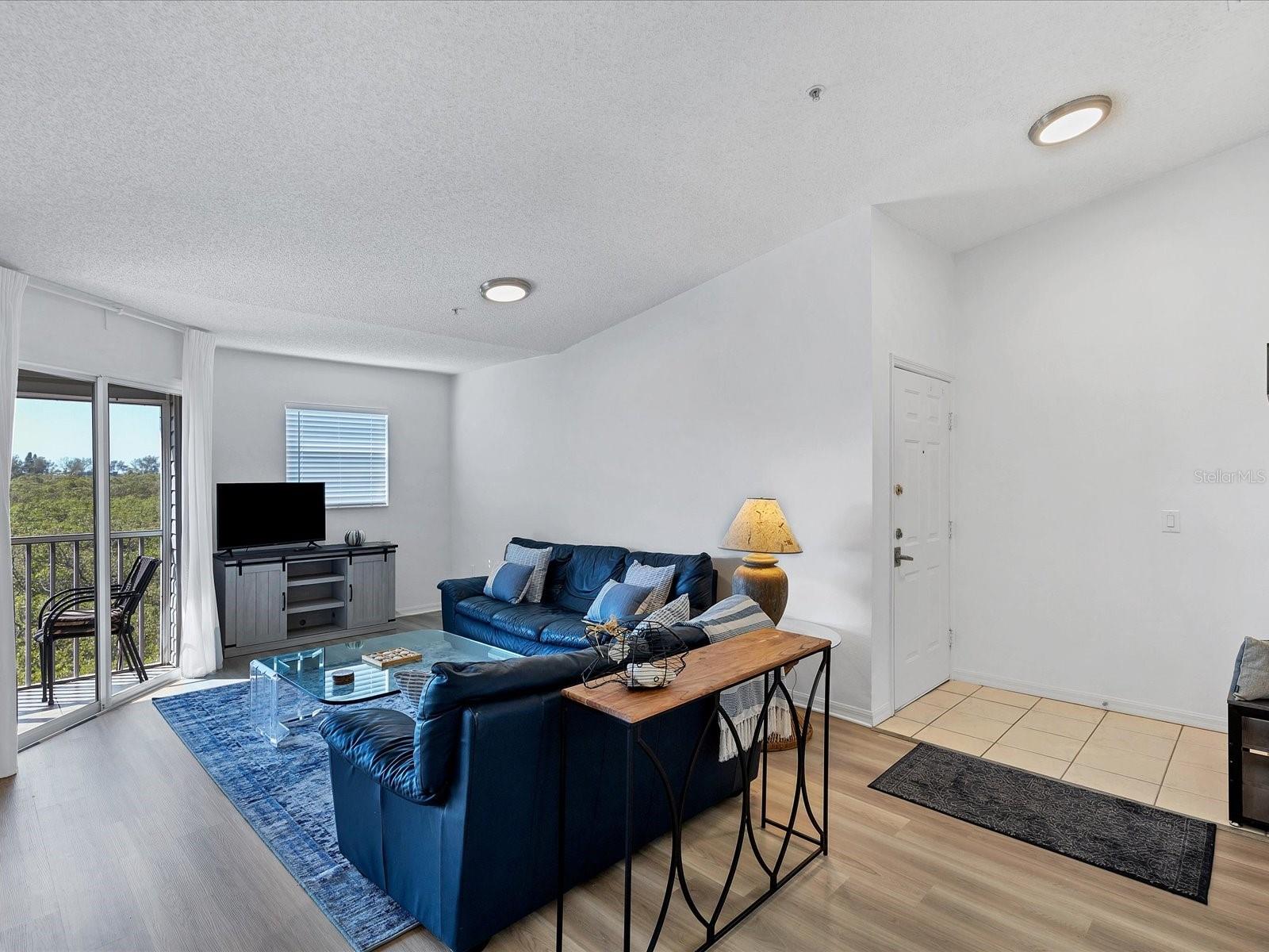 3607 E BAY DR #206, HOLMES BEACH, FL, 34217