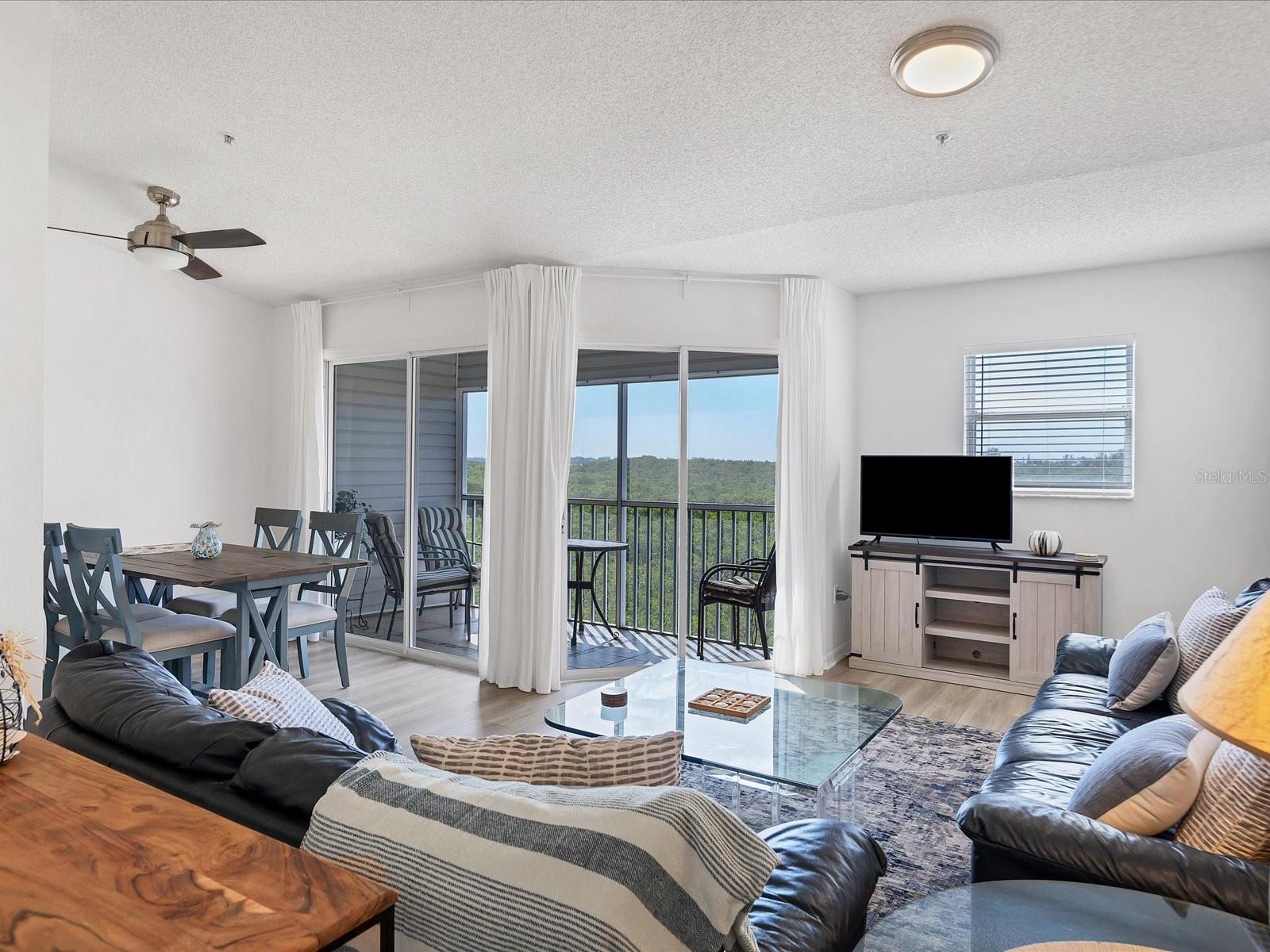 3607 E BAY DR #206, HOLMES BEACH, FL, 34217